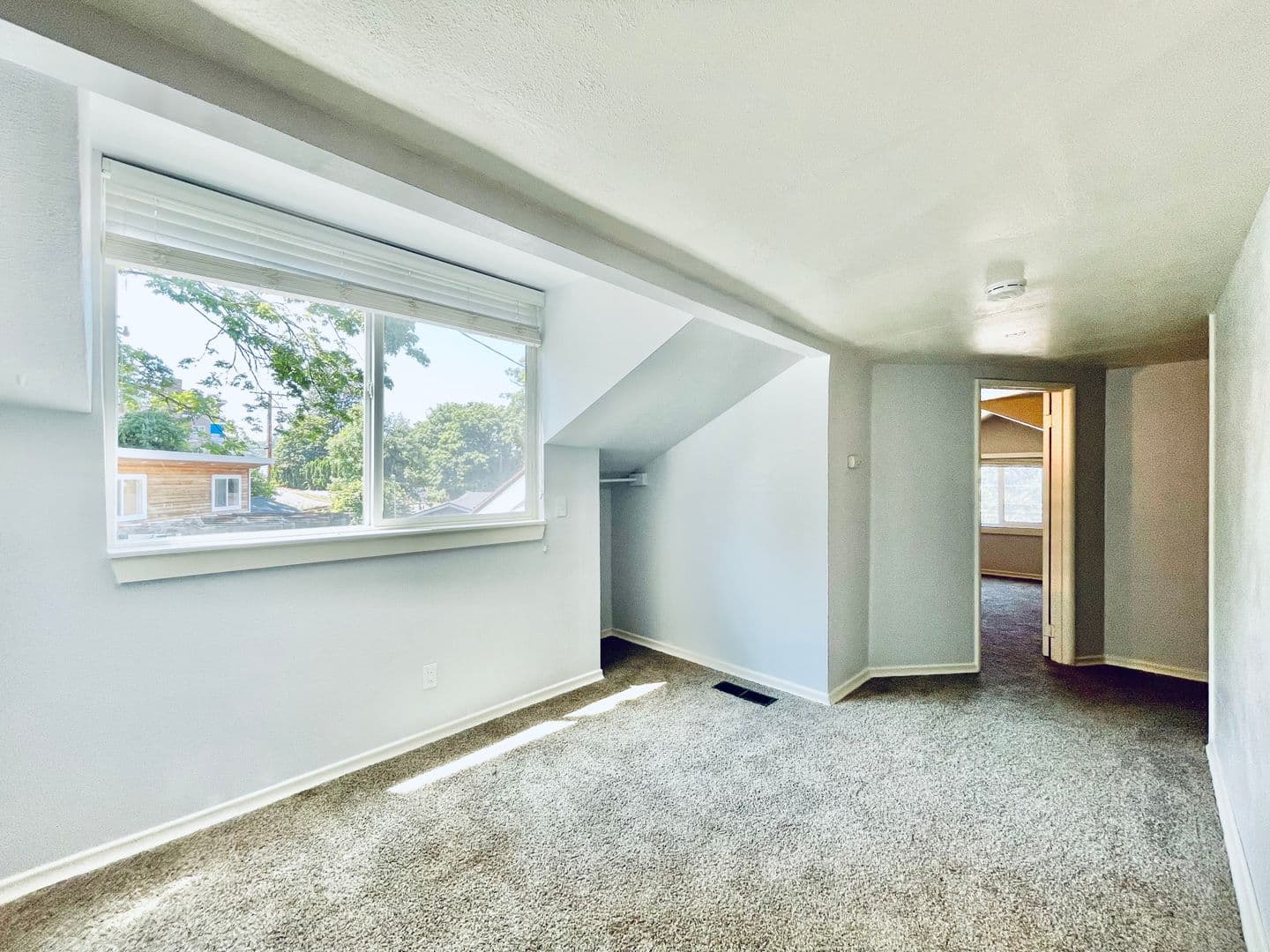 Seattle House: 1403 S 99th St