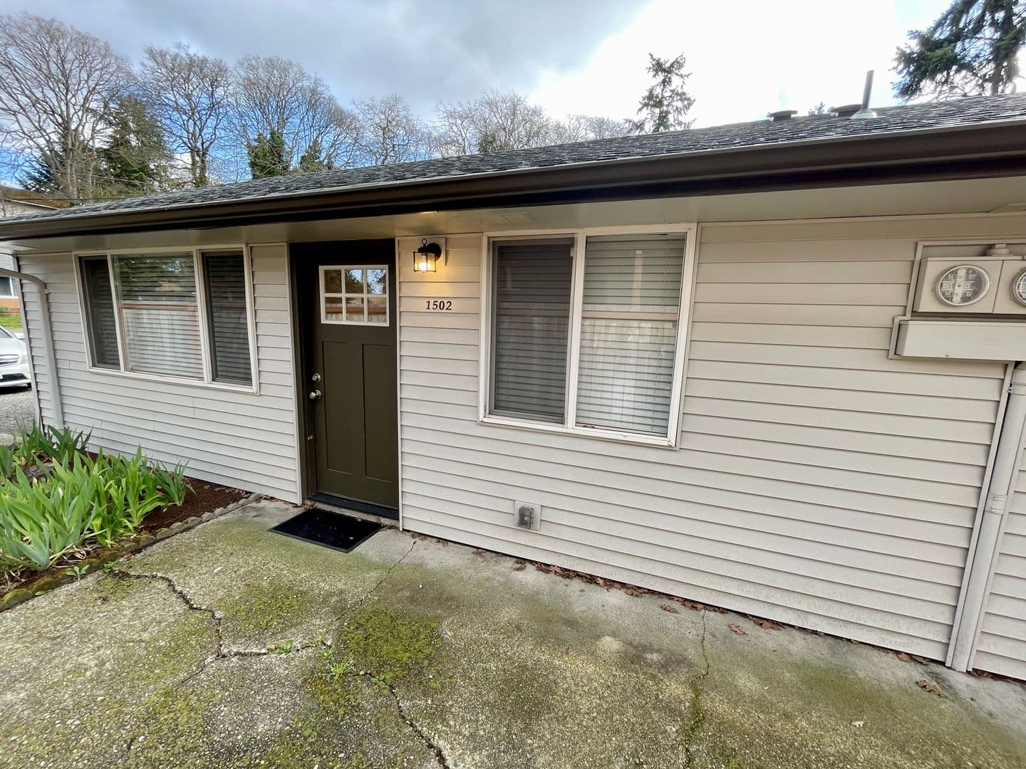 Tacoma Apartment: 1502 - 1504 120th  St S