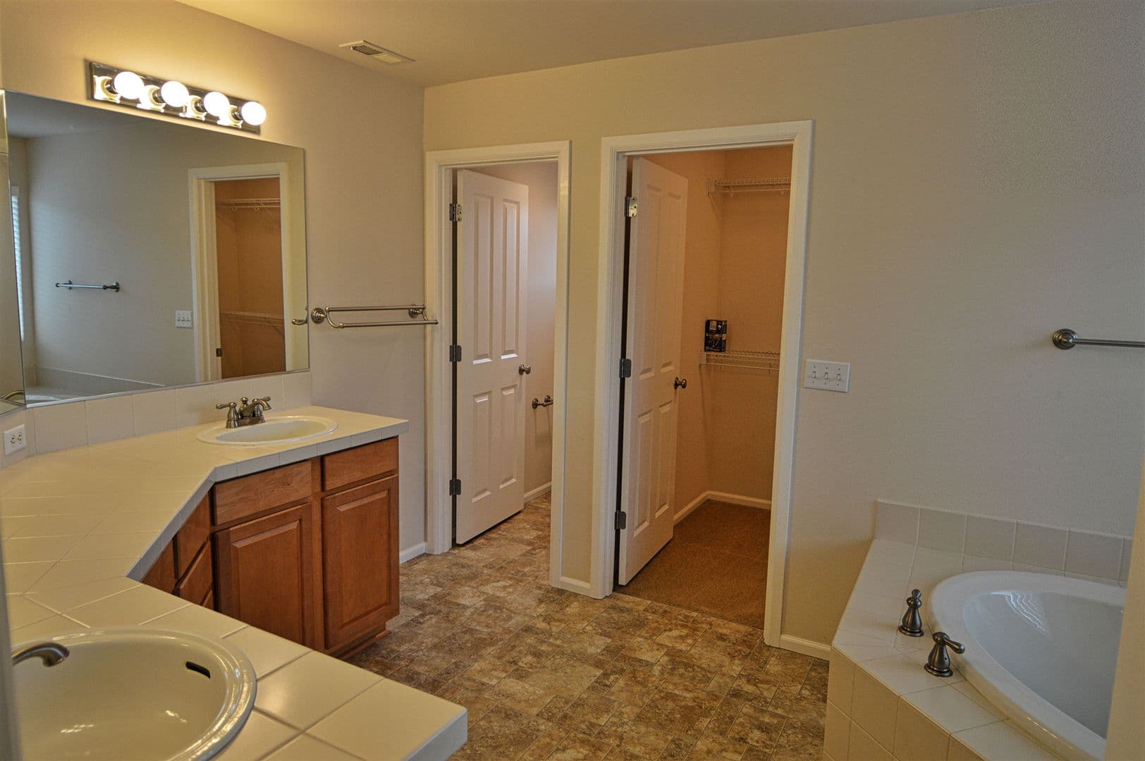 Fife House: 6253 40th St E