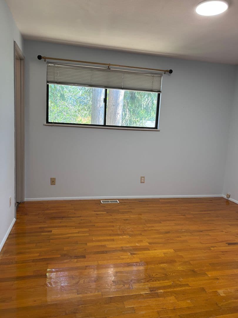 Auburn House: 1910 Dogwood Dr SE