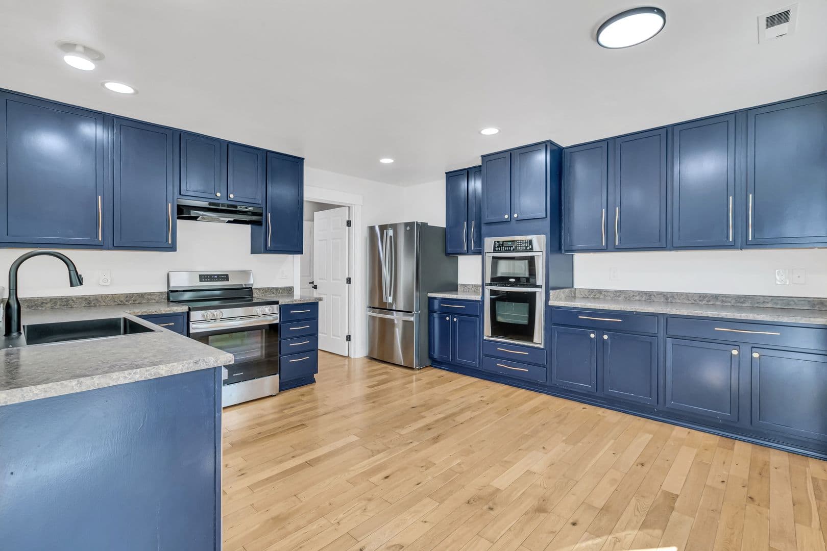 Kent House: 21603 SE 298th Pl