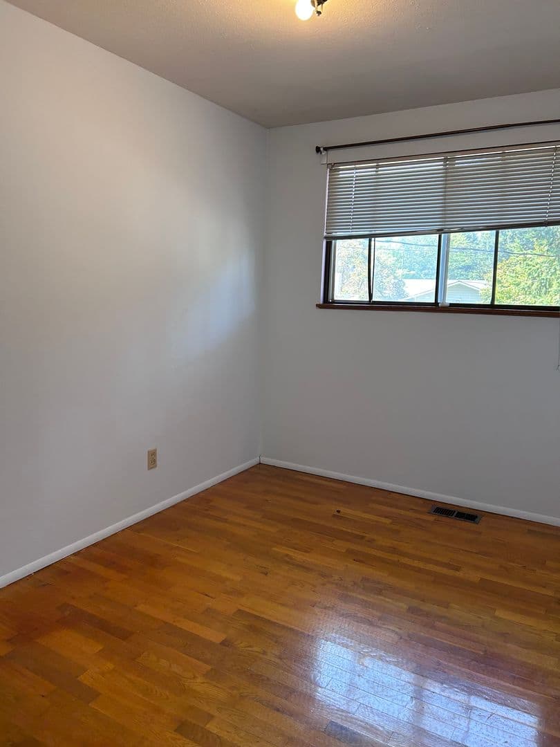 Auburn House: 1910 Dogwood Dr SE