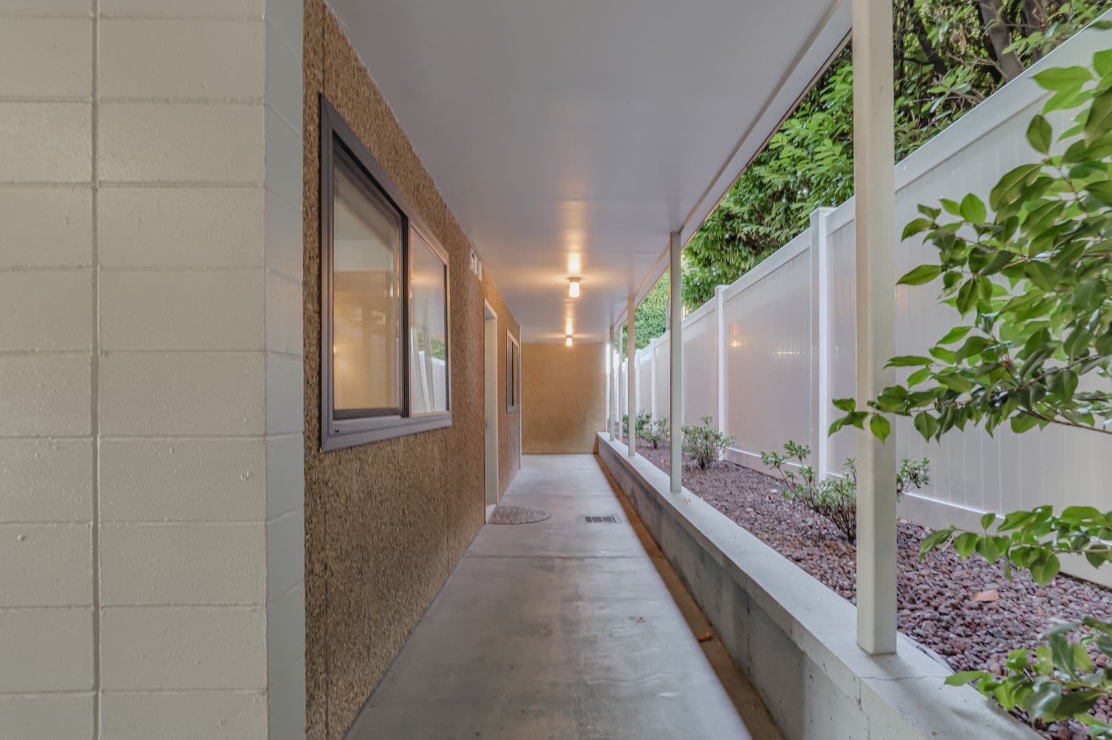 Des Moines Condo: 506 222nd St Unit #1