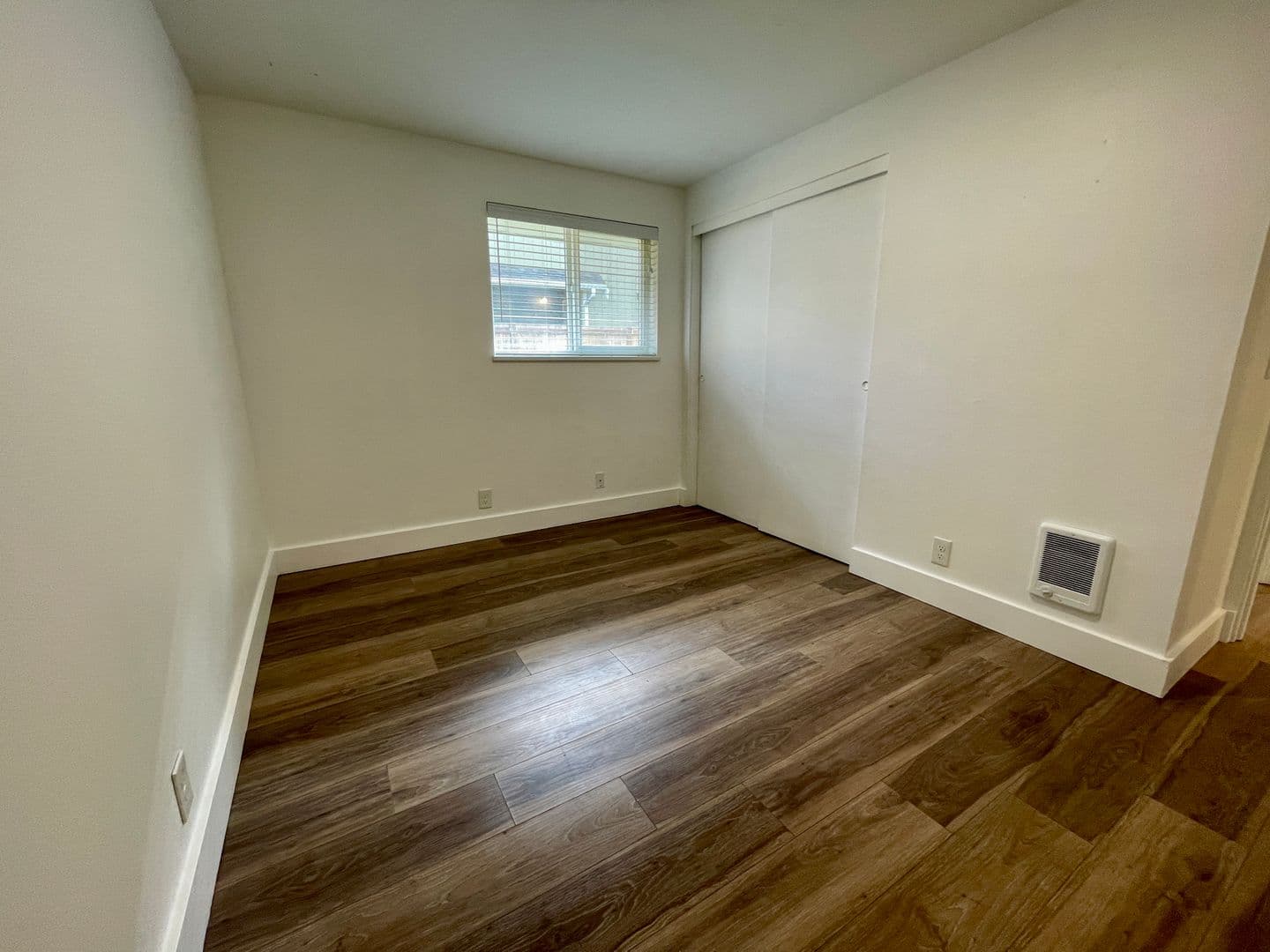 Tacoma Apartment: 1502 - 1504 120th  St S
