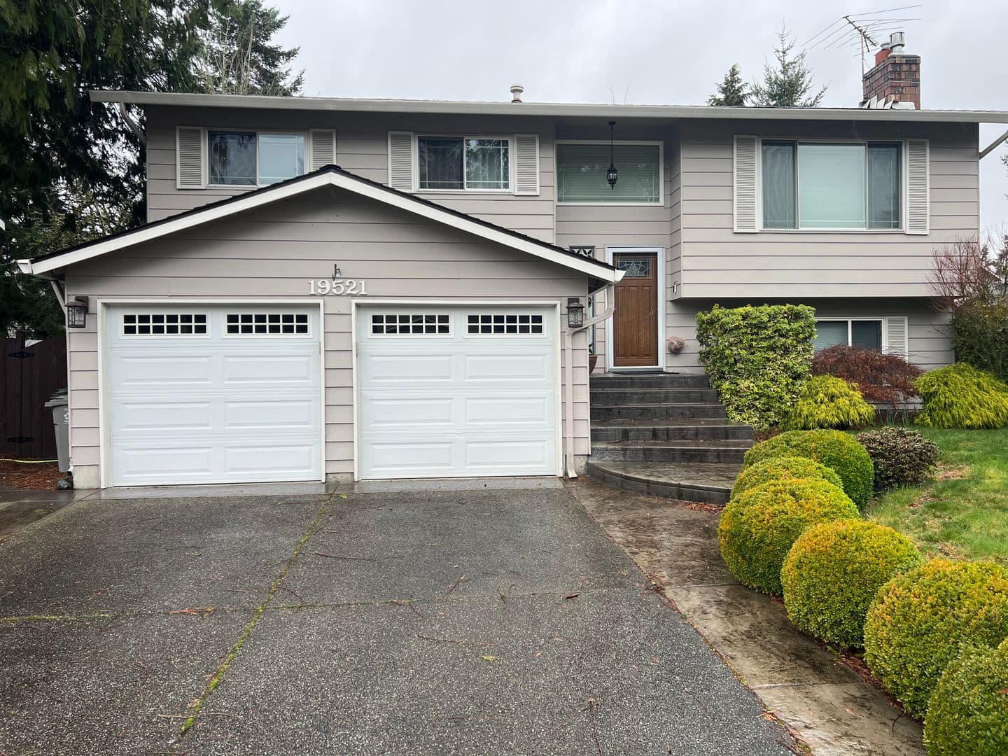 Renton House: 19521 145th Ave SE