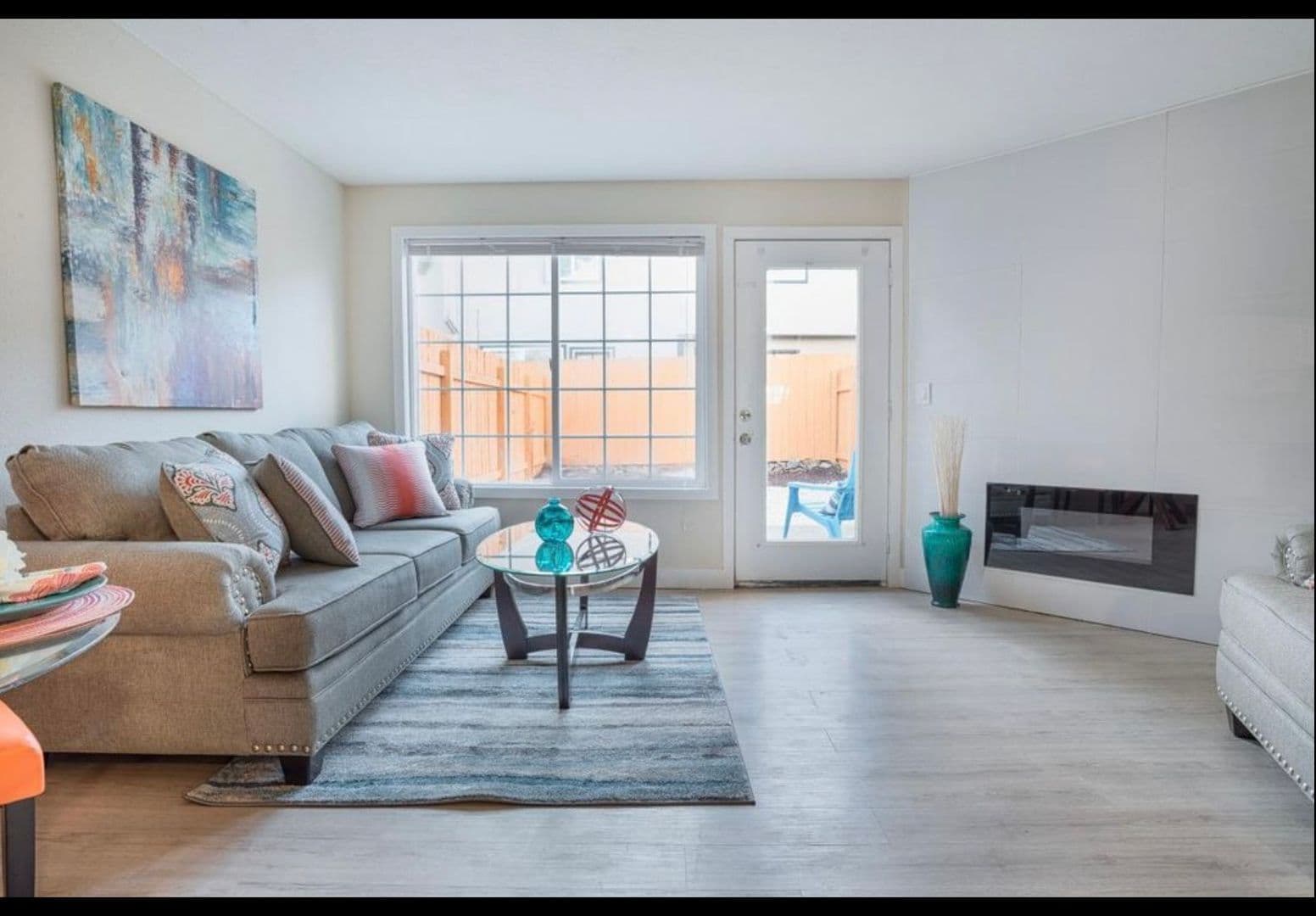 University Place Townhome: 3109 Bridgeport Way W
