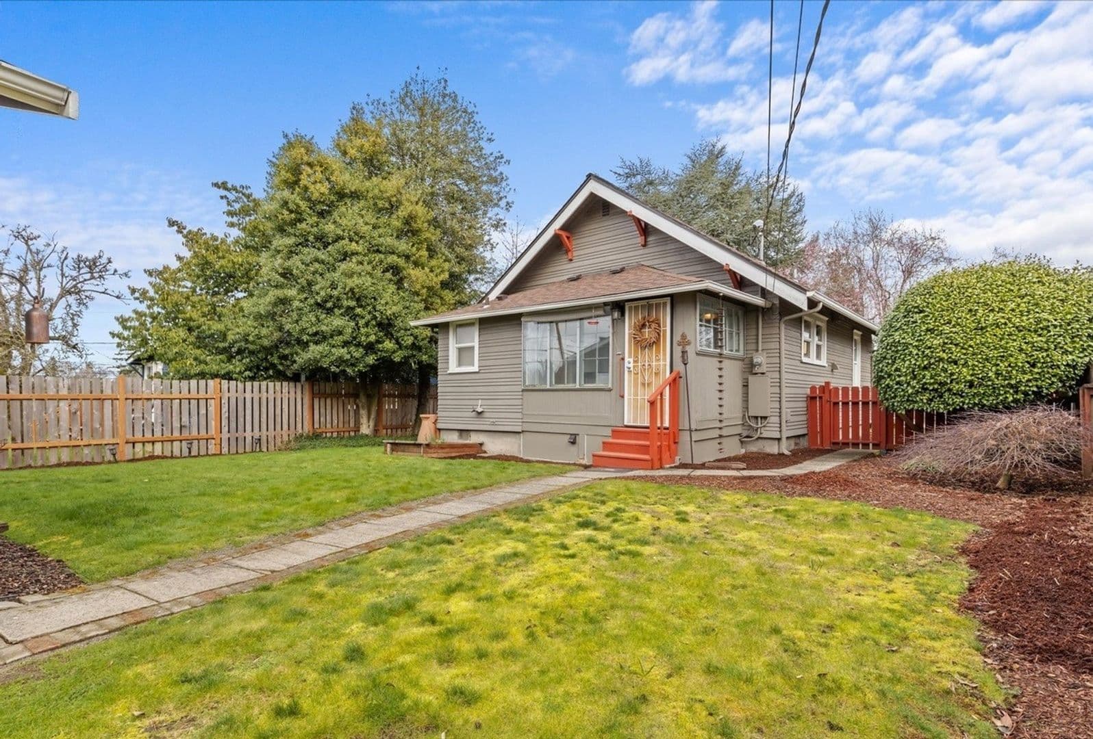 Tacoma House: 4010 E F St