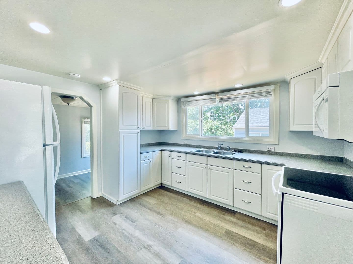 Seattle House: 1403 S 99th St