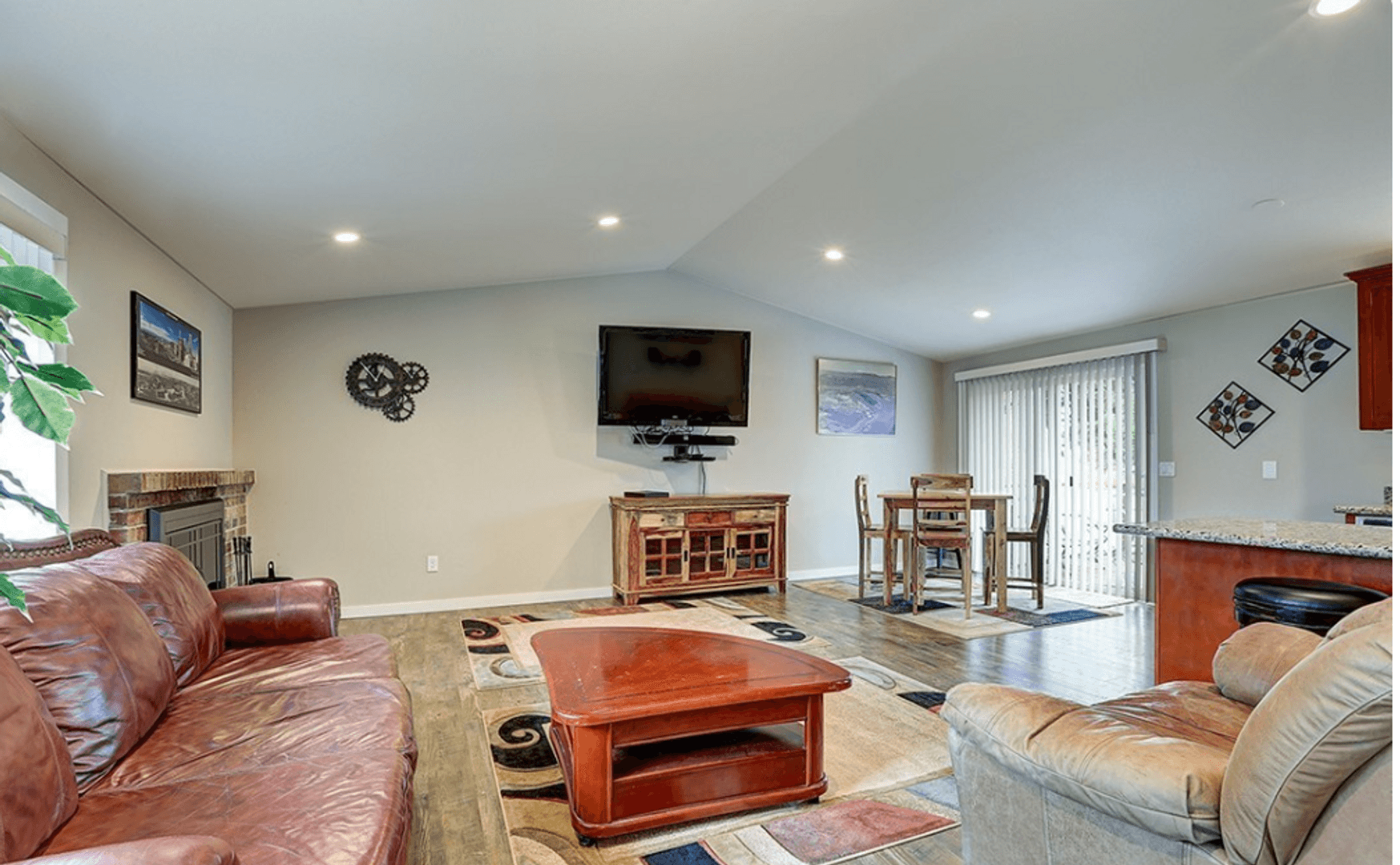 Federal Way House: 33266 34th Ave SW