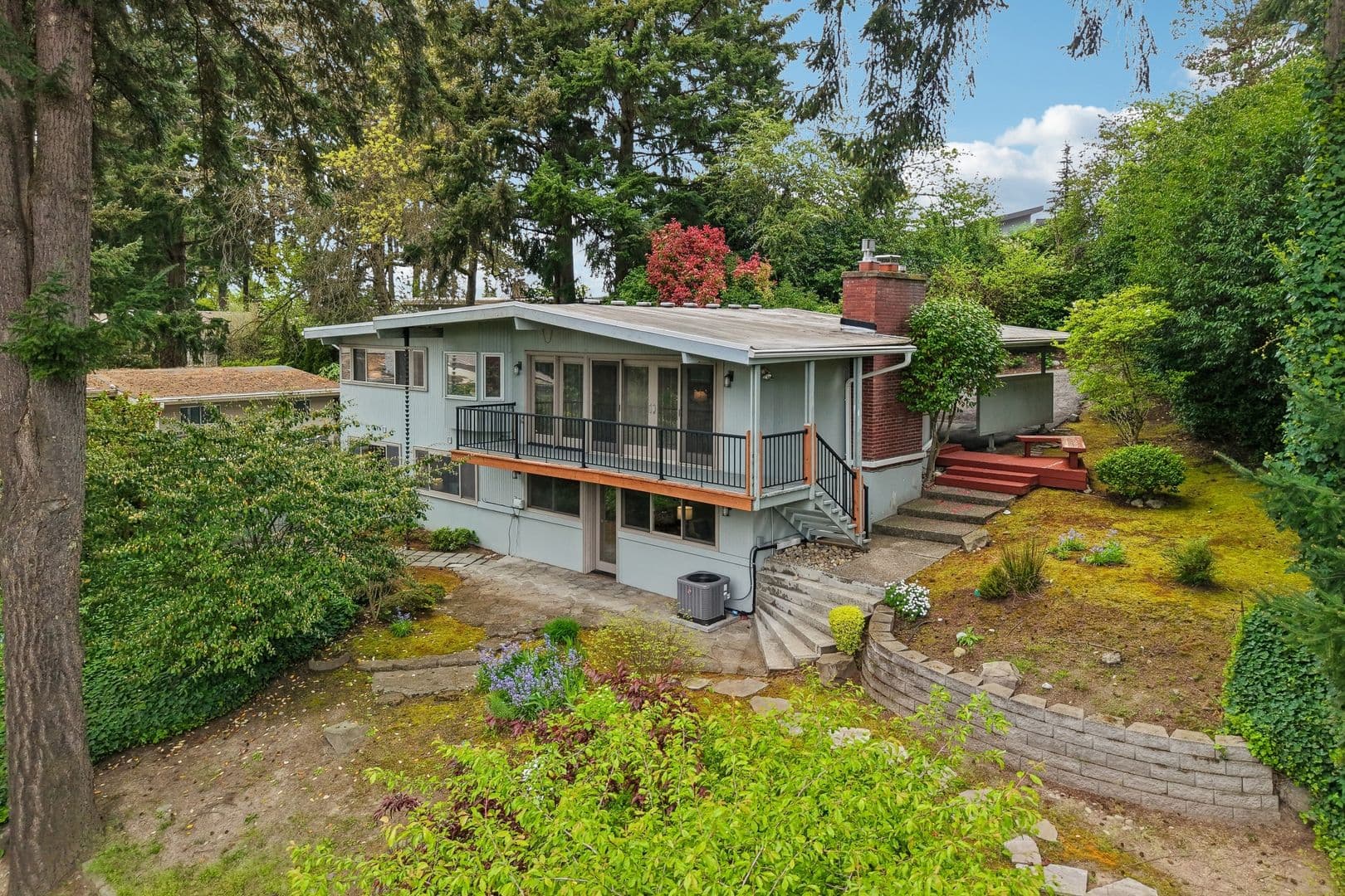 Bellevue House: 12226 SE 25th St