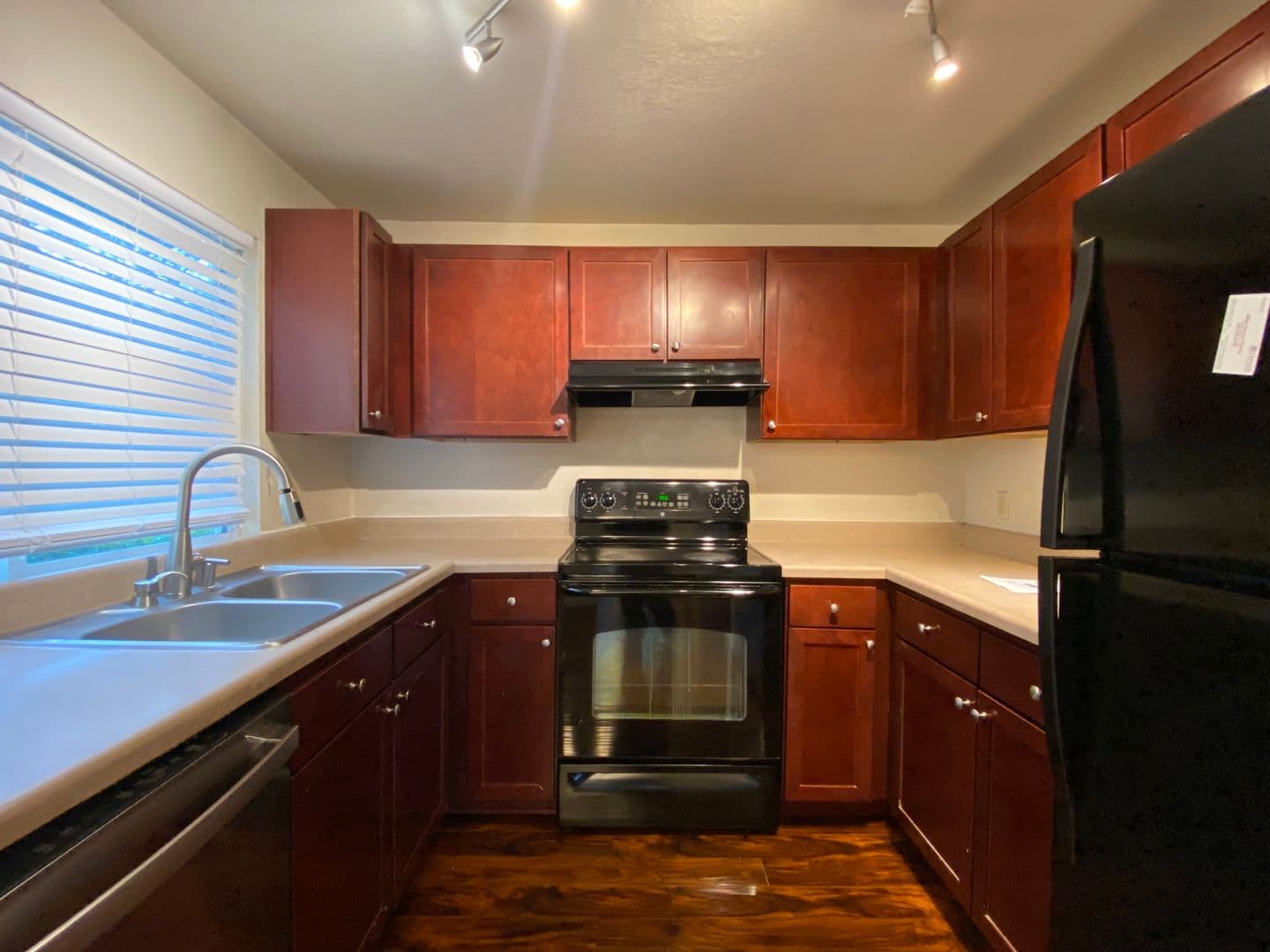 Des Moines House: 23810 12th Pl S #502