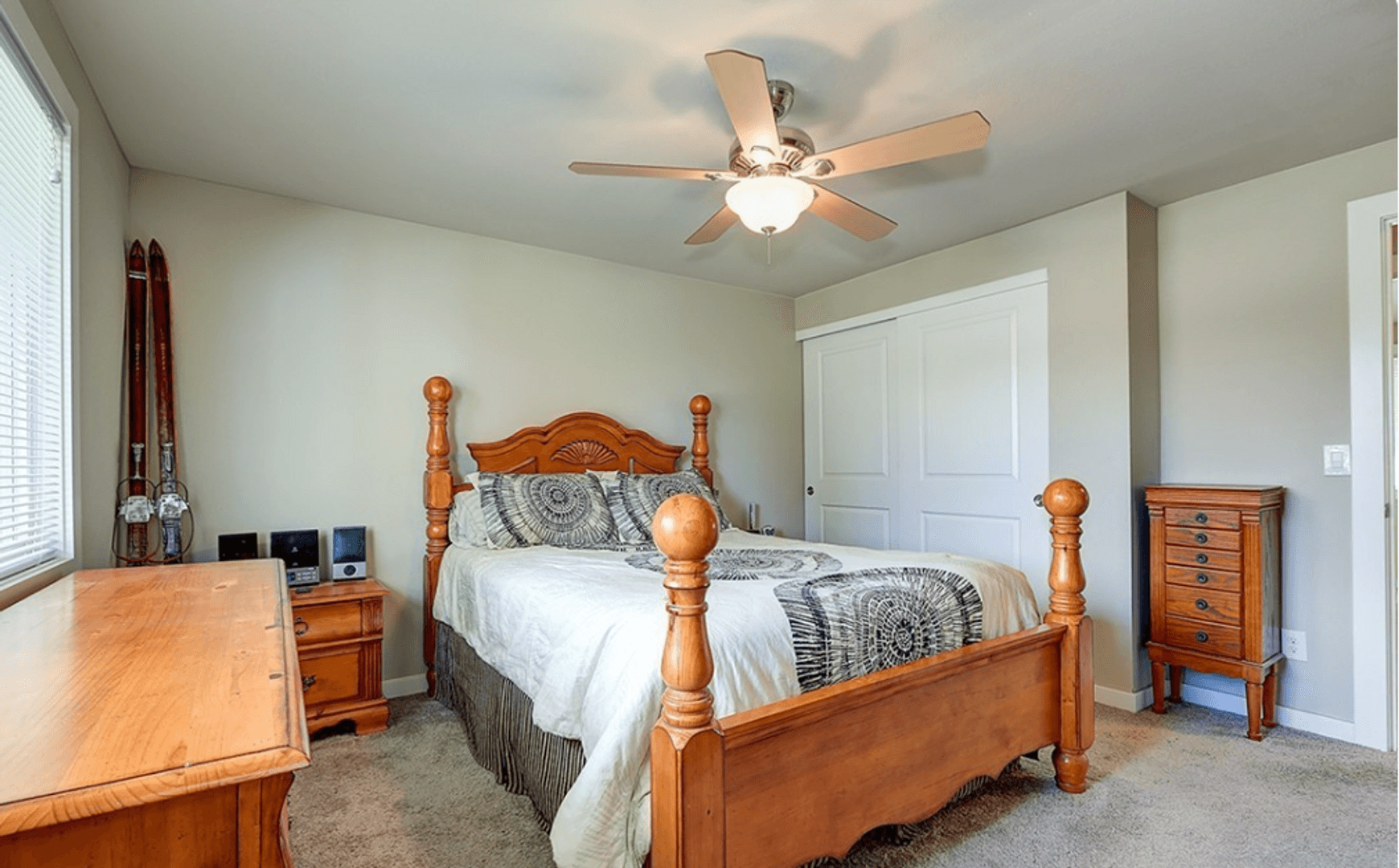 Federal Way House: 33266 34th Ave SW