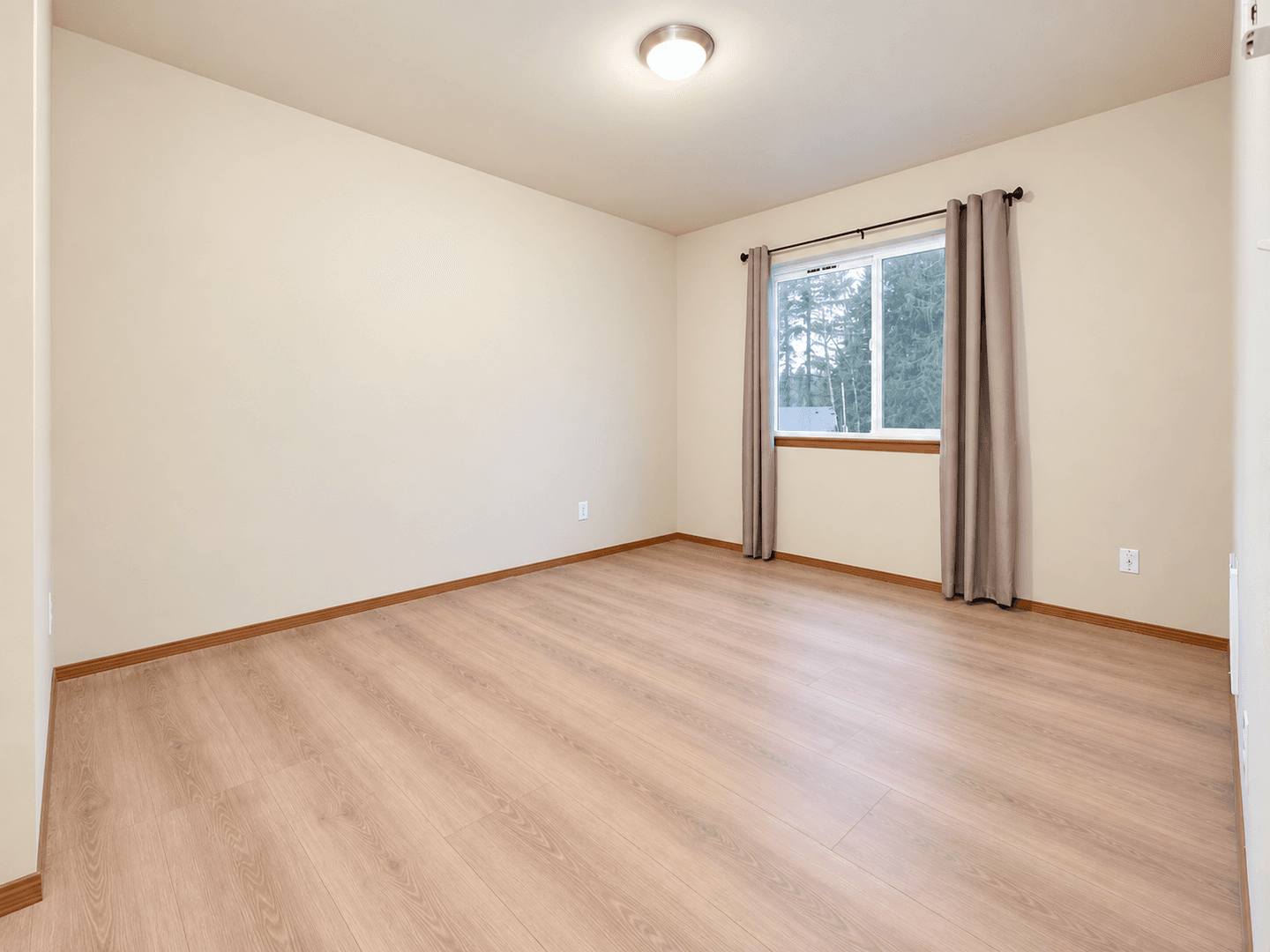 Port orchard House: 5004 Onalaska Loop SE