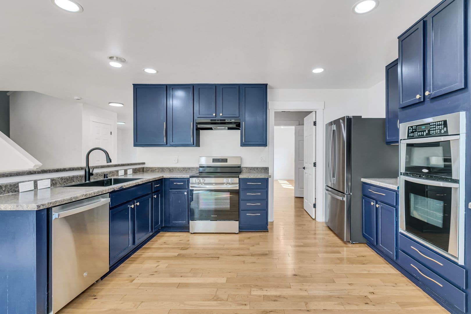 Kent House: 21603 SE 298th Pl