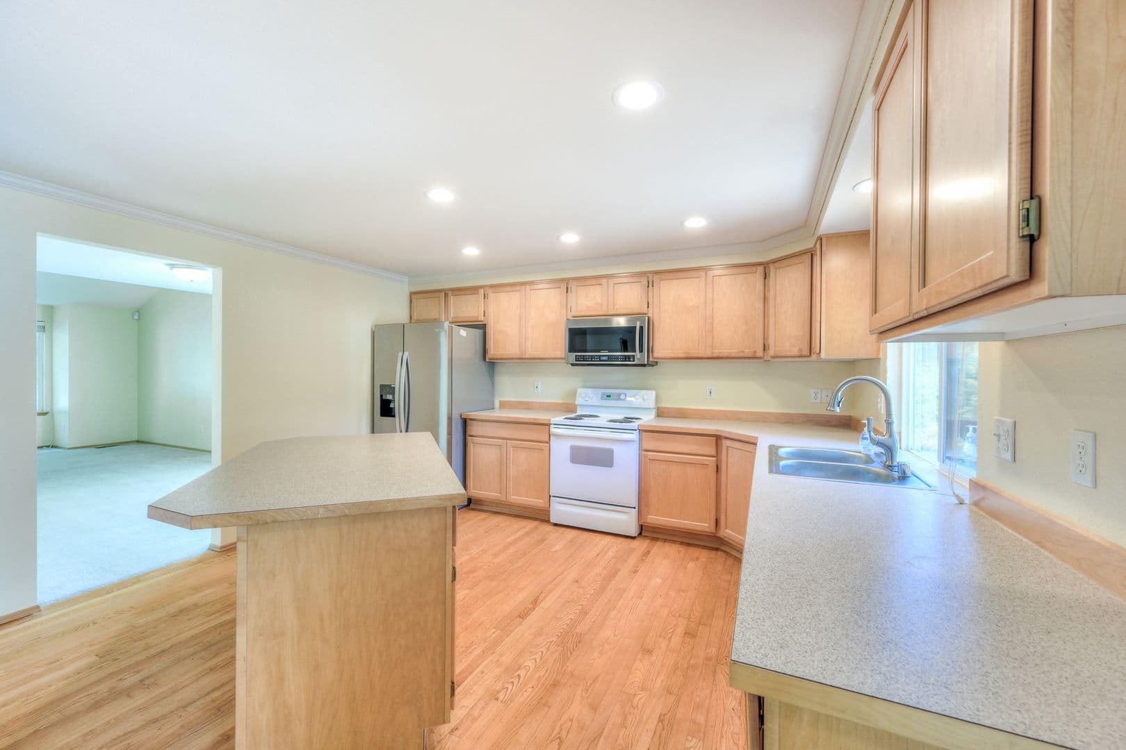 Renton House: 14736 SE 185th Pl