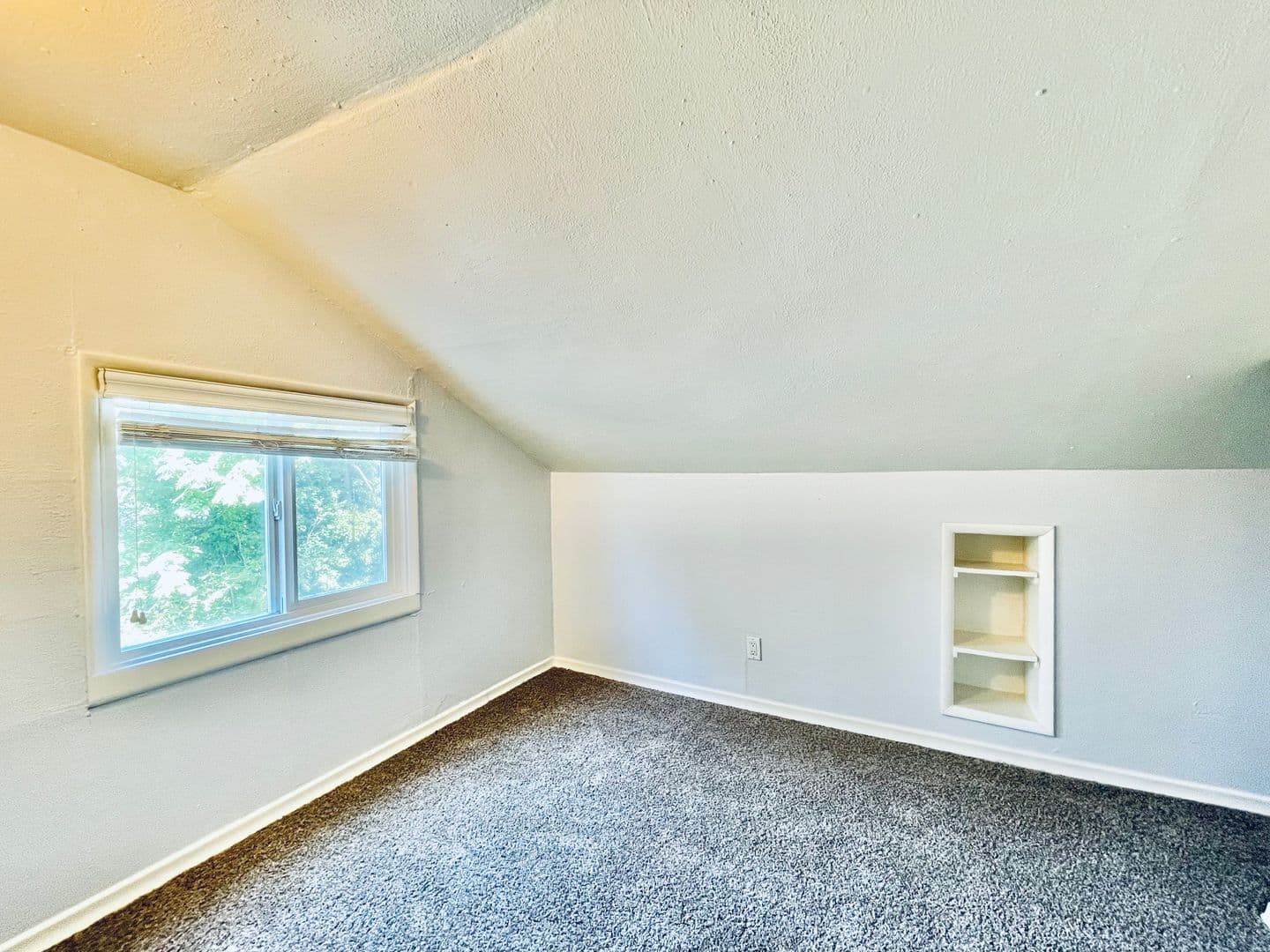 Seattle House: 1403 S 99th St
