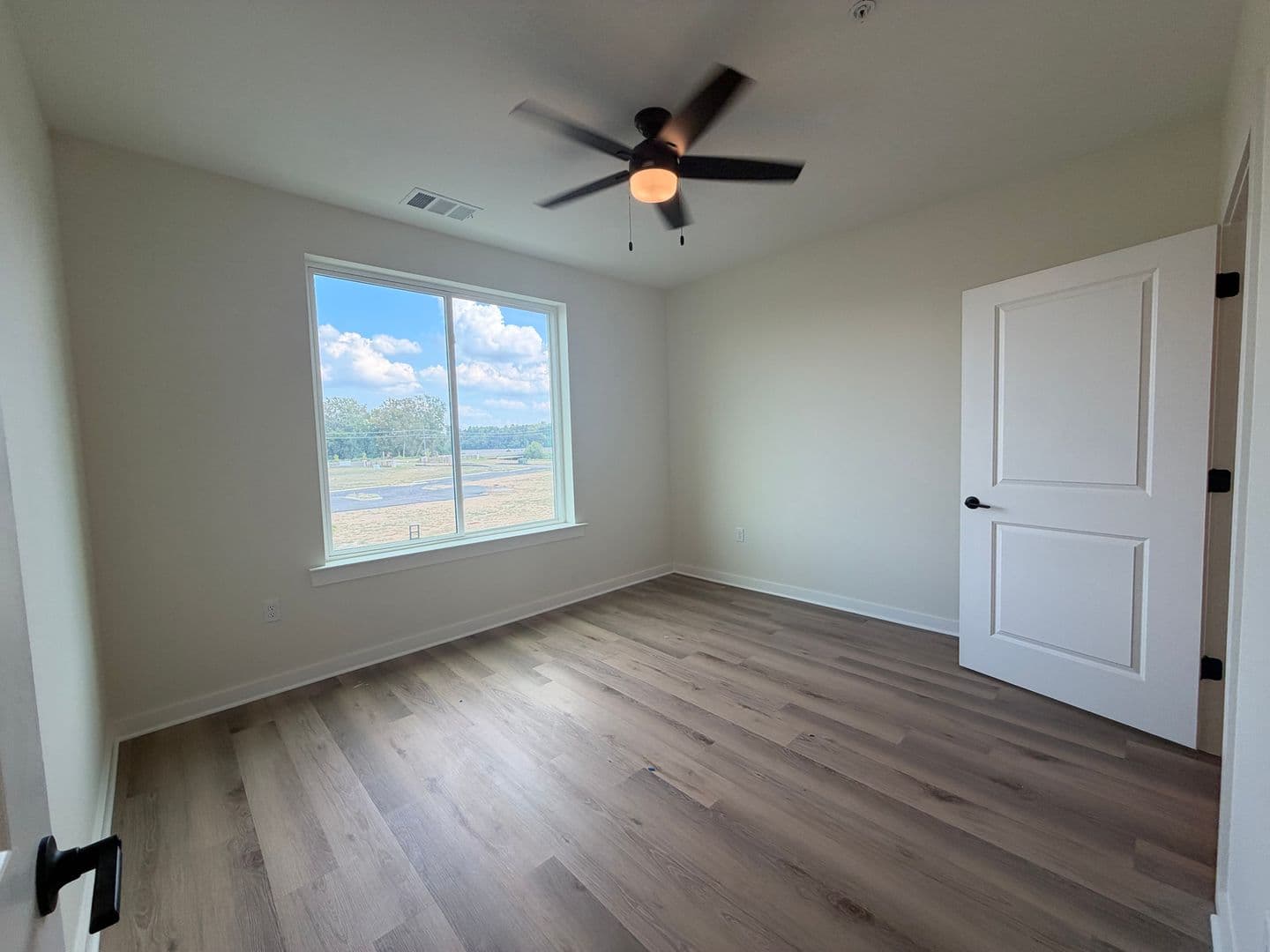 Nesbit Apartment: 825 Tunica Trails