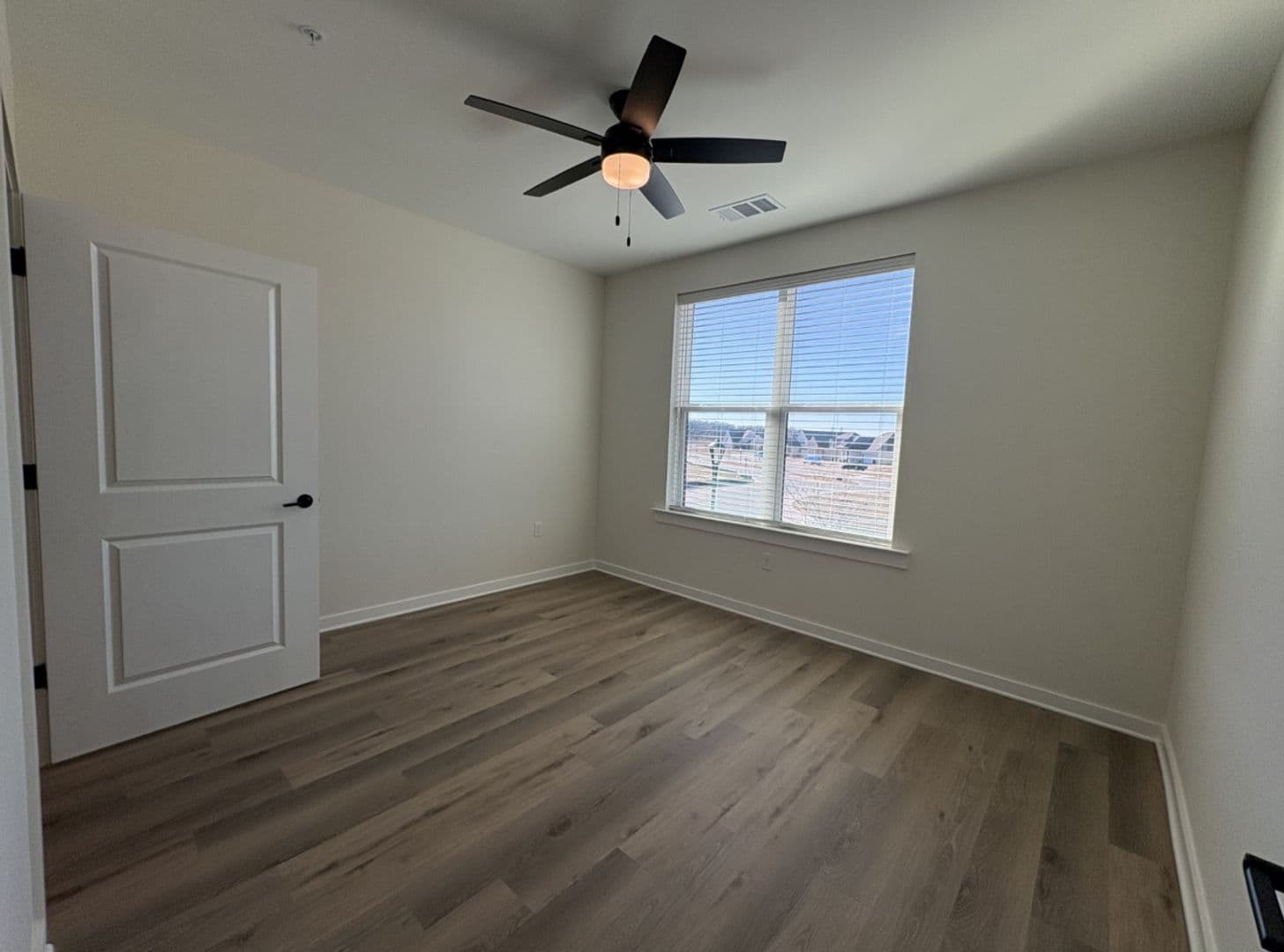 Nesbit Apartment: 860 Humphrey Way