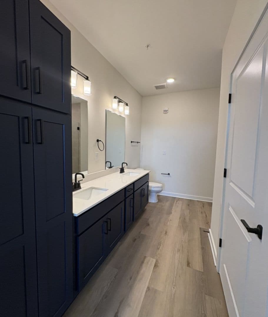 Nesbit Apartment: 860 Humphrey Way