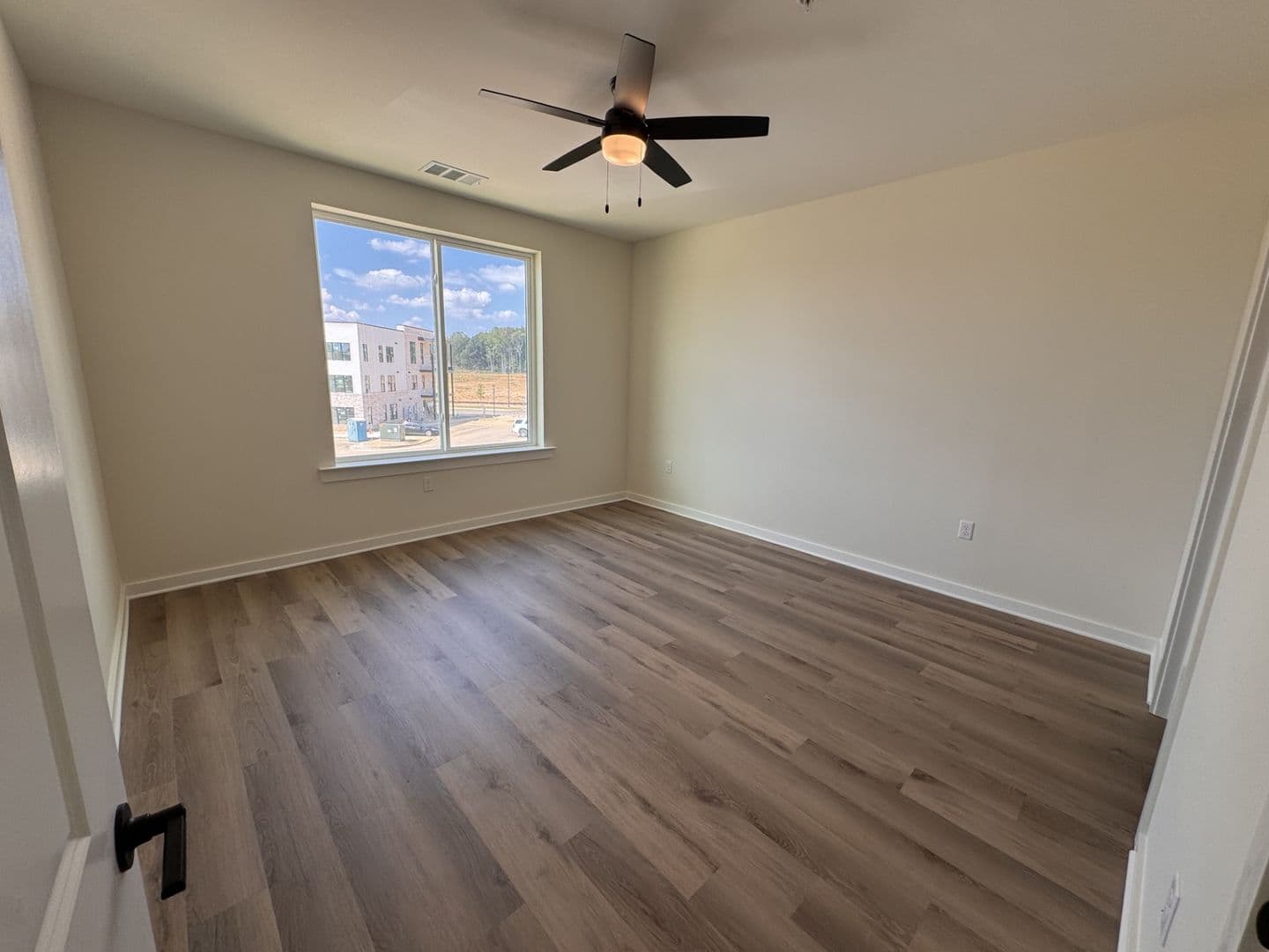 Nesbit Apartment: 885 Tunica Trails