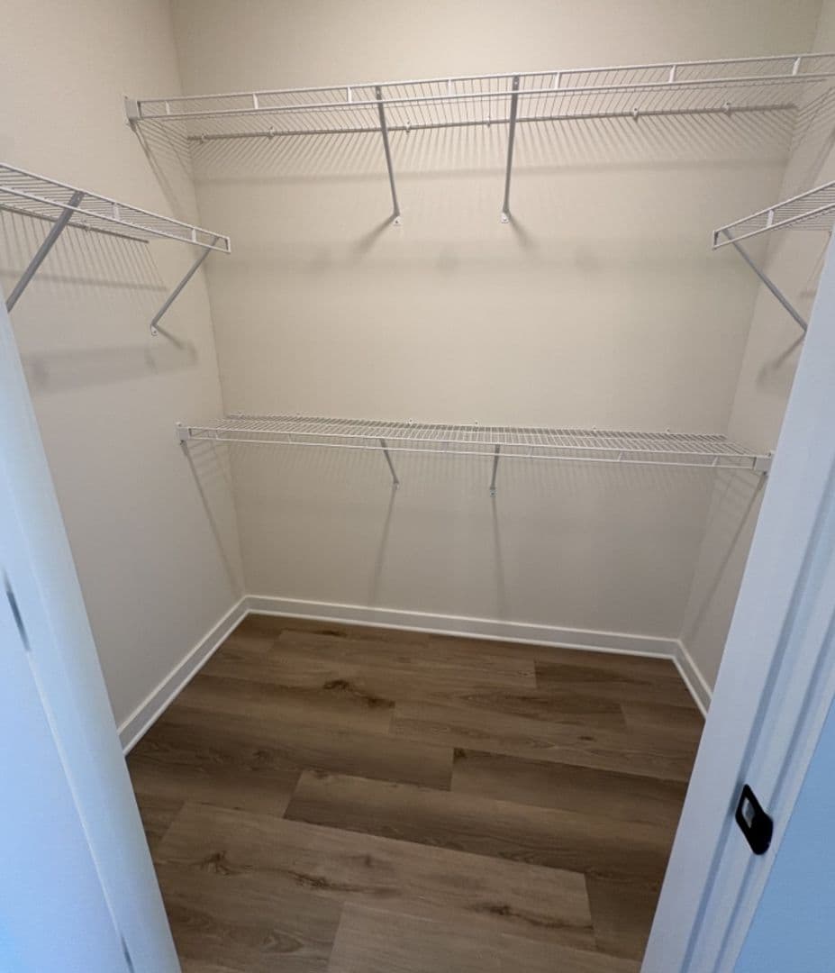 Nesbit Apartment: 860 Humphrey Way