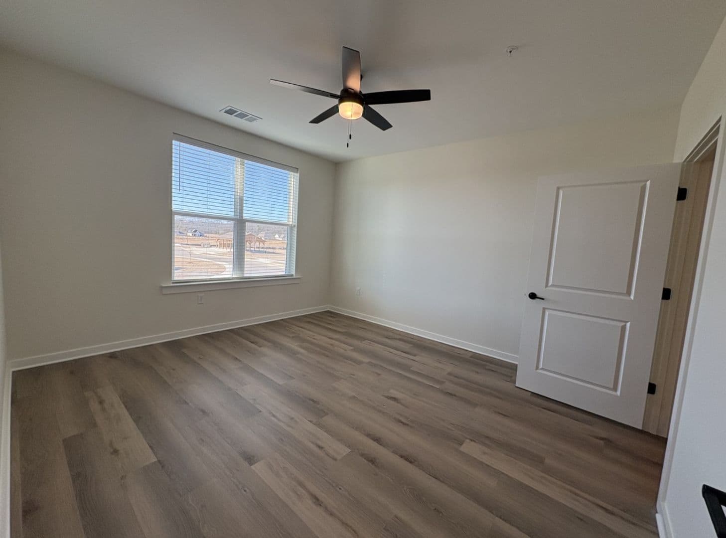 Nesbit Apartment: 860 Humphrey Way
