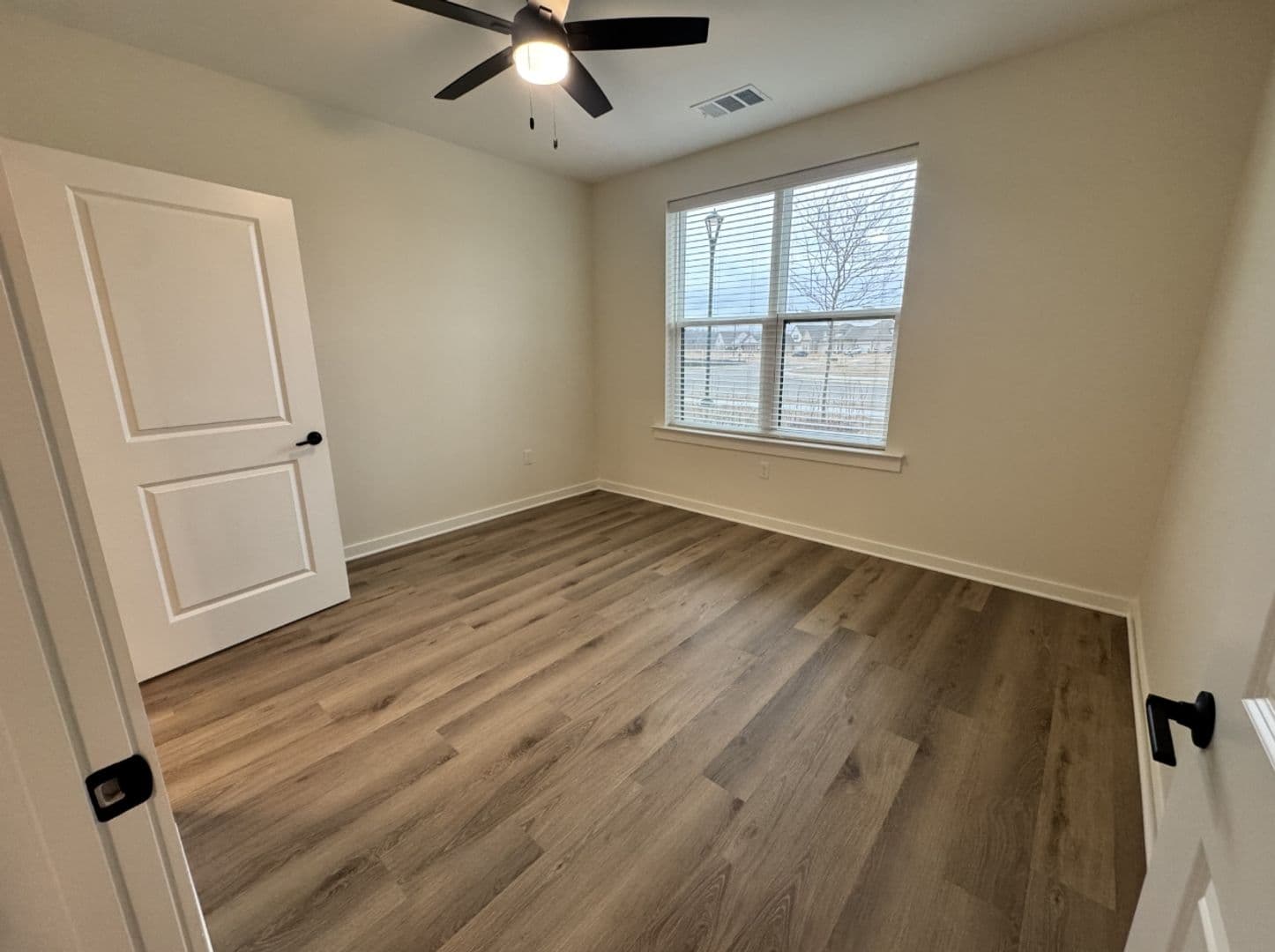 Nesbit Apartment: 860 Humphrey Way