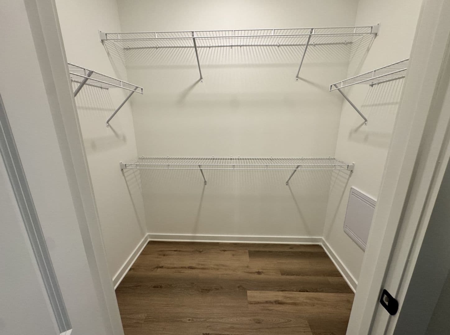 Nesbit Apartment: 860 Humphrey Way