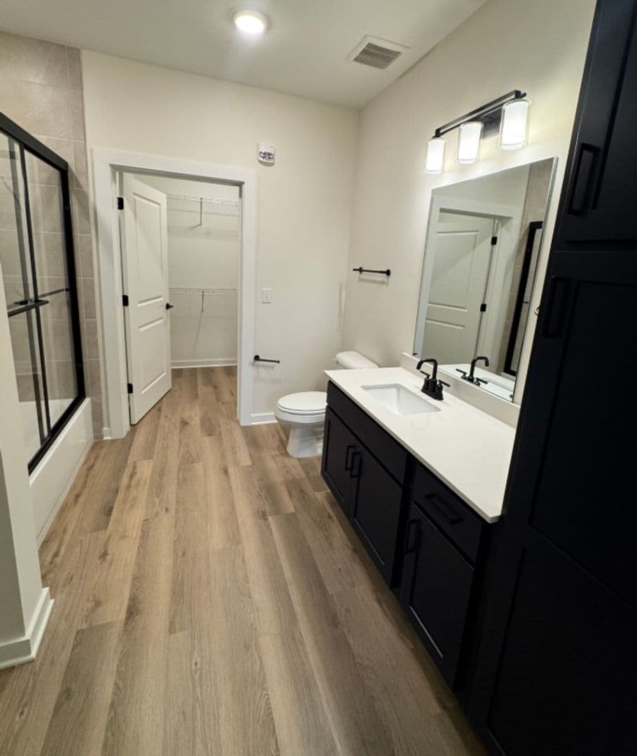 Nesbit Apartment: 860 Humphrey Way