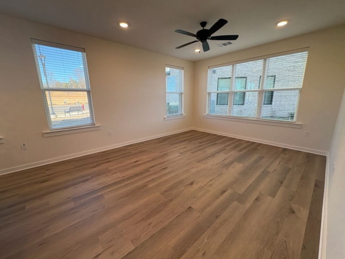 Nesbit Apartment: 860 Humphrey Way