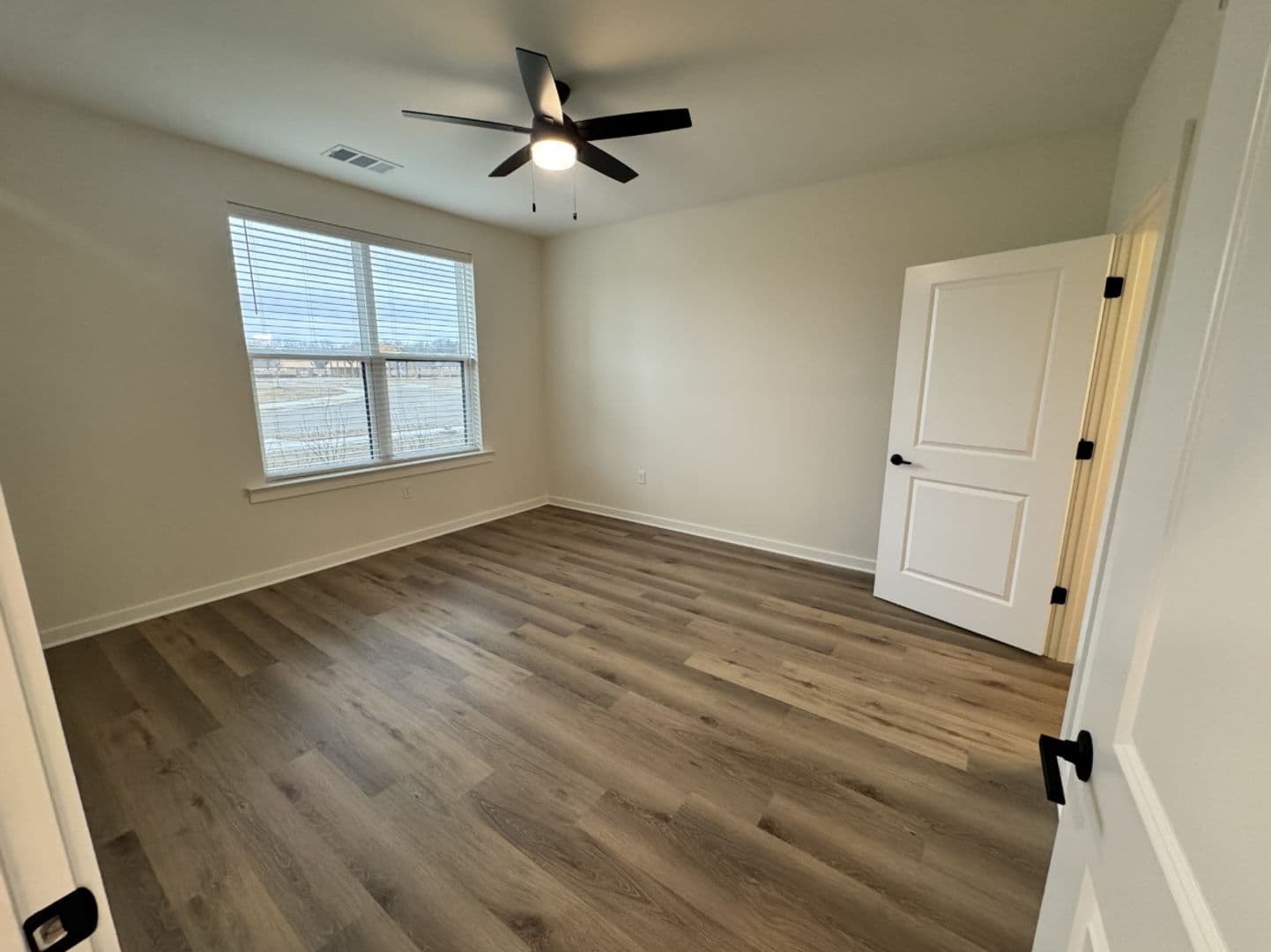 Nesbit Apartment: 860 Humphrey Way