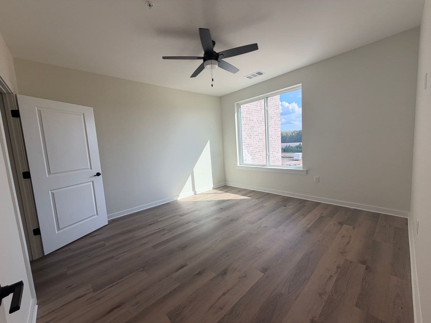 Nesbit Apartment: 825 Tunica Trails