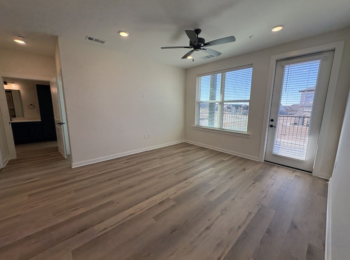 Nesbit Apartment: 860 Humphrey Way