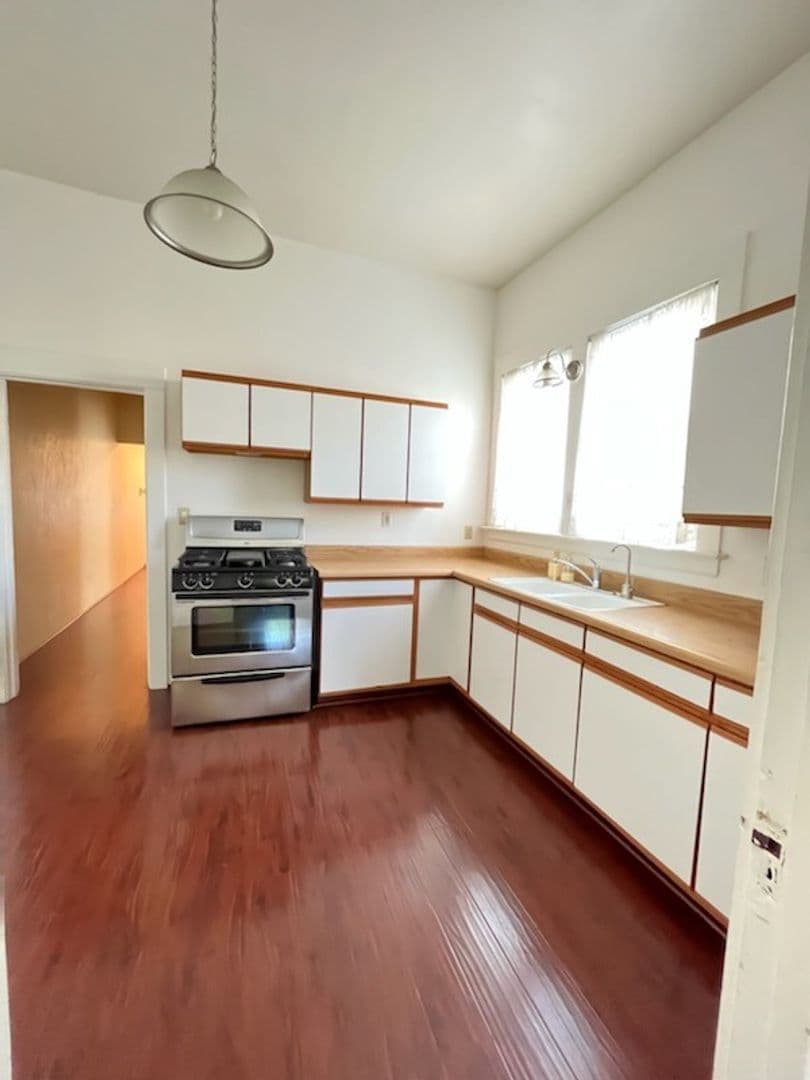 San Luis Obispo House: 1051 1/2 Buchon