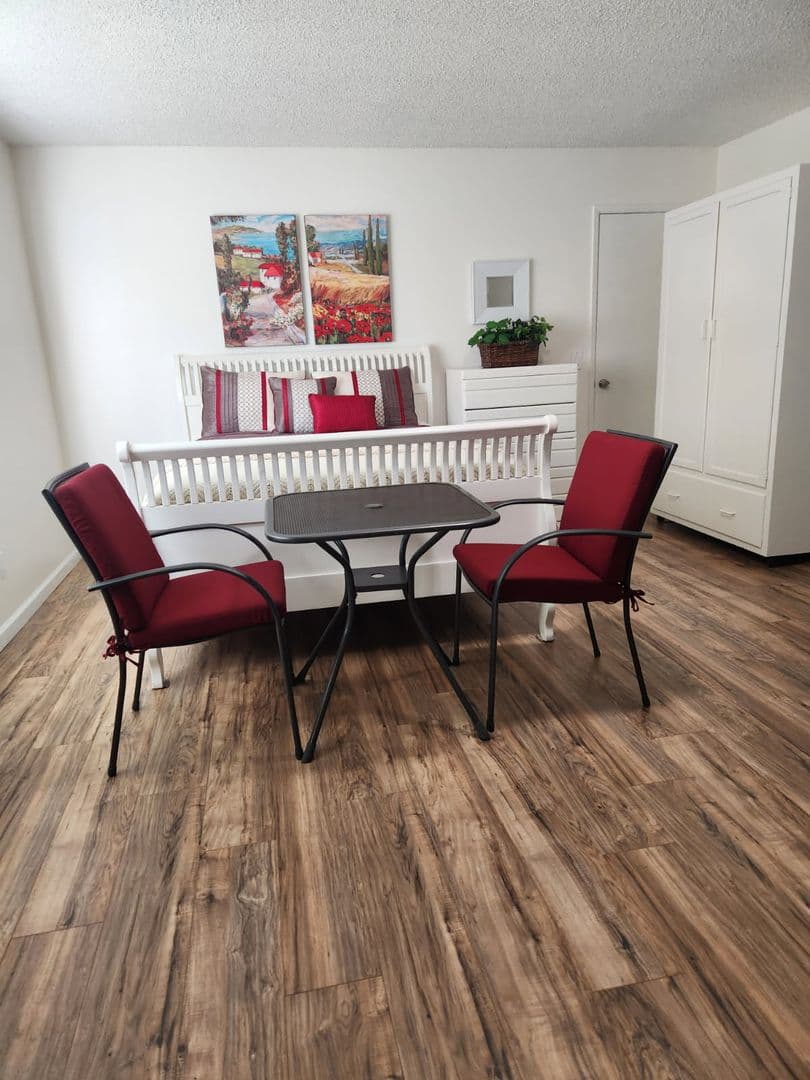 San Luis Obispo House: 1637 Alrita Street