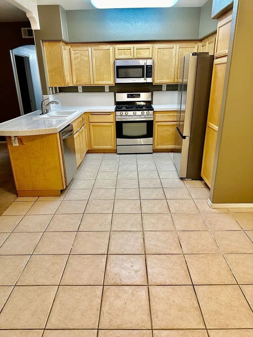 Santa Maria House: 310 E McCoy Ln #11G