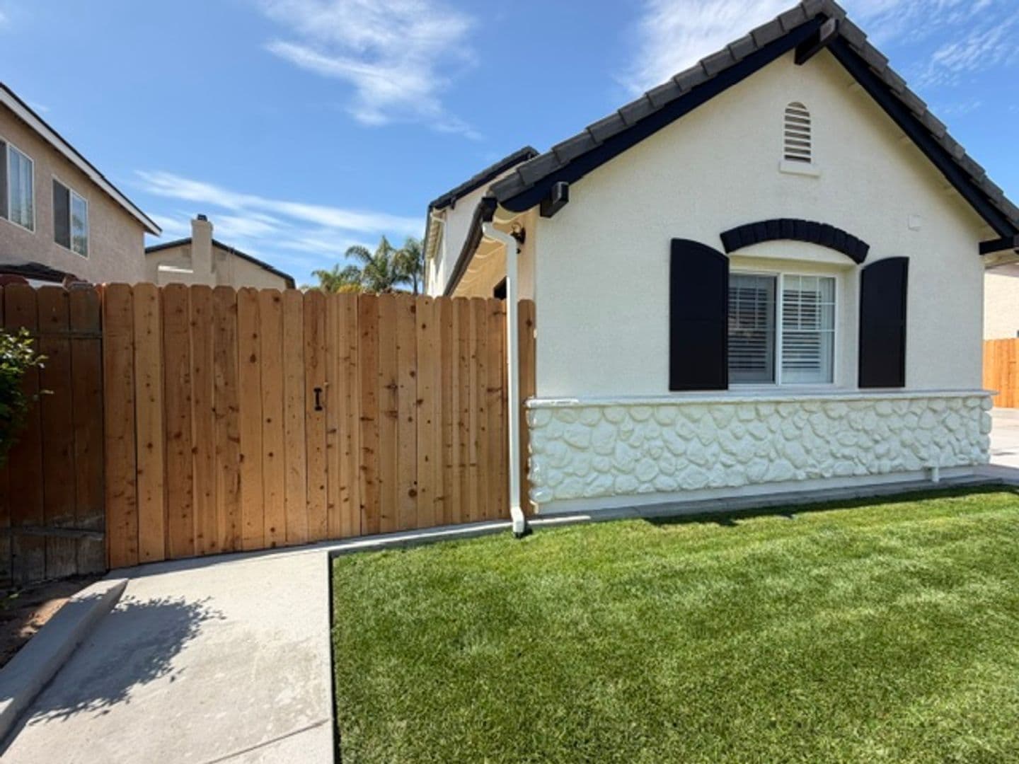 Santa Maria House: 2723 Niverth