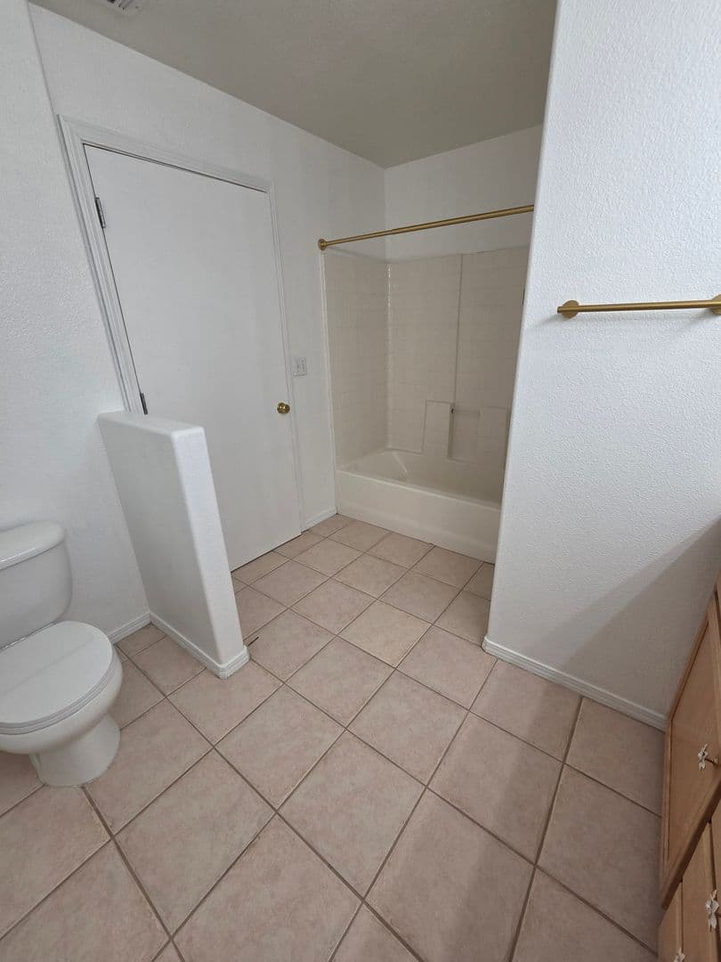 Santa Maria Condo: 310 E McCoy Ln #4F
