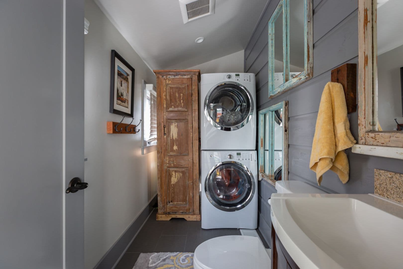 San Luis Obispo House: 907 Rachel Court
