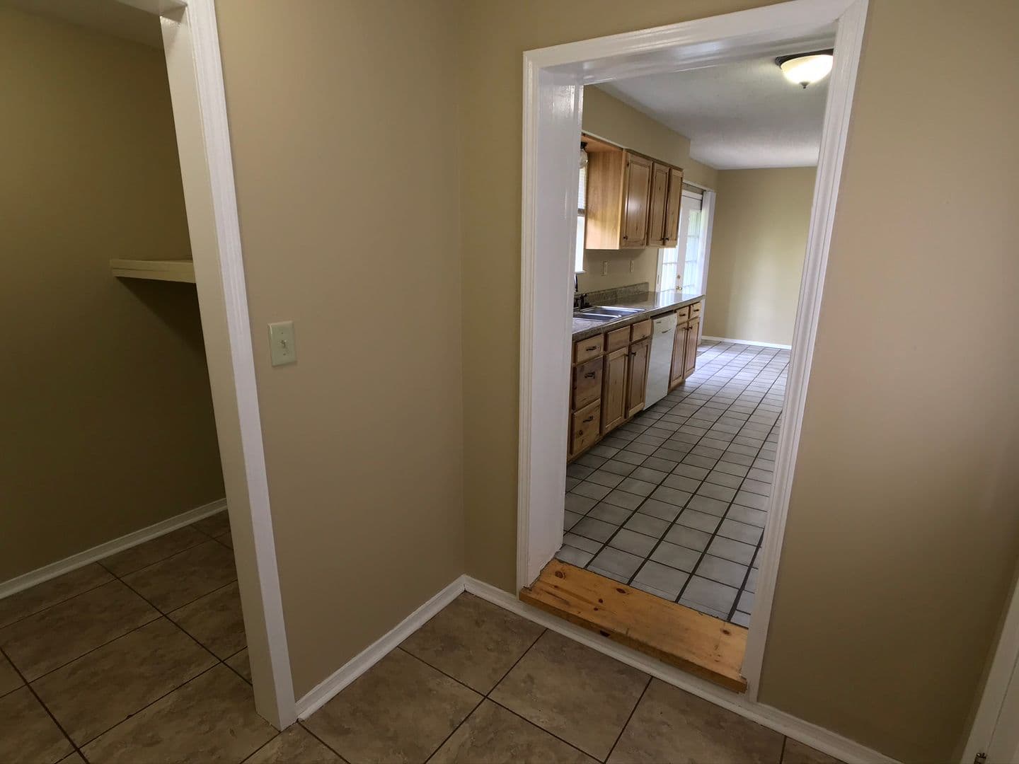 Jenks House: 353 E. K Pl.