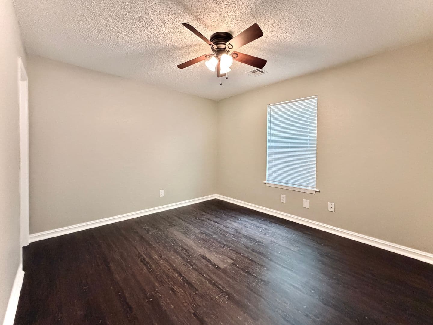 Glenpool House: 14018 S. Hickory Pl.