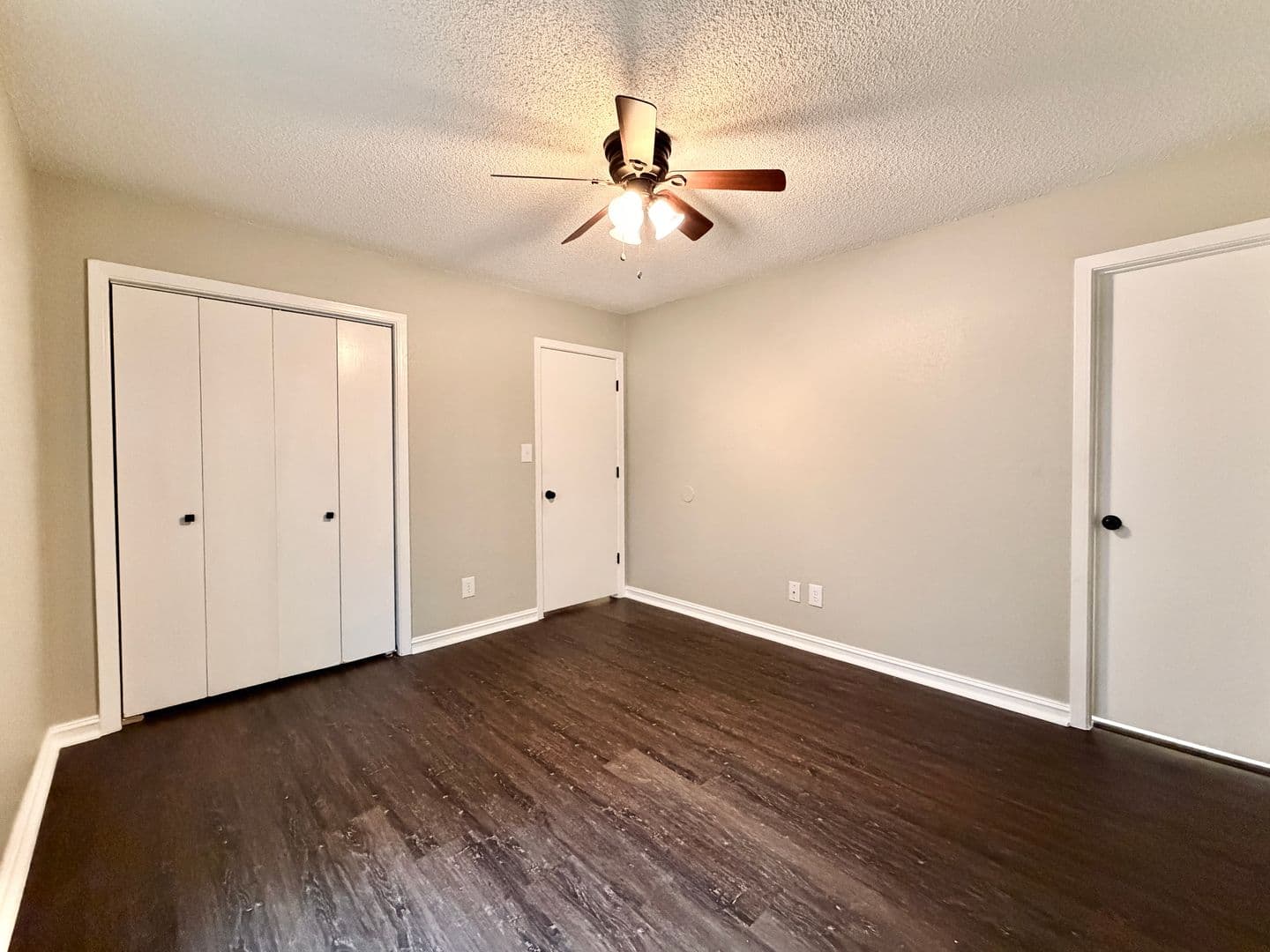 Glenpool House: 14018 S. Hickory Pl.