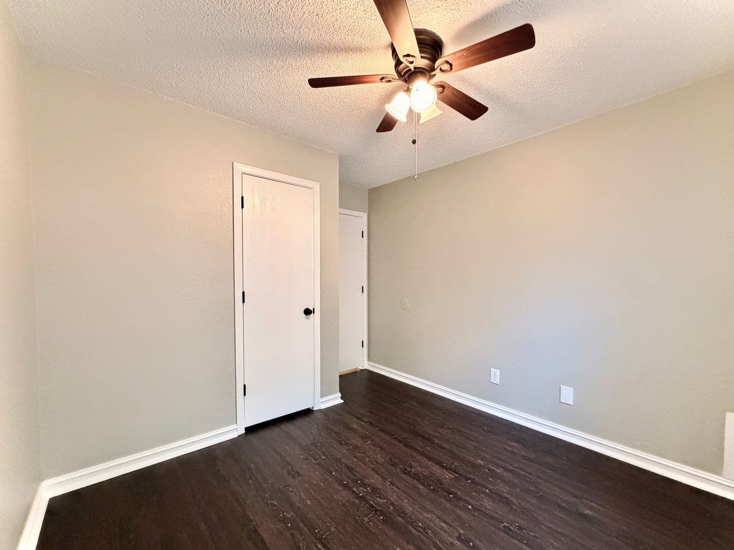 Glenpool House: 14018 S. Hickory Pl.