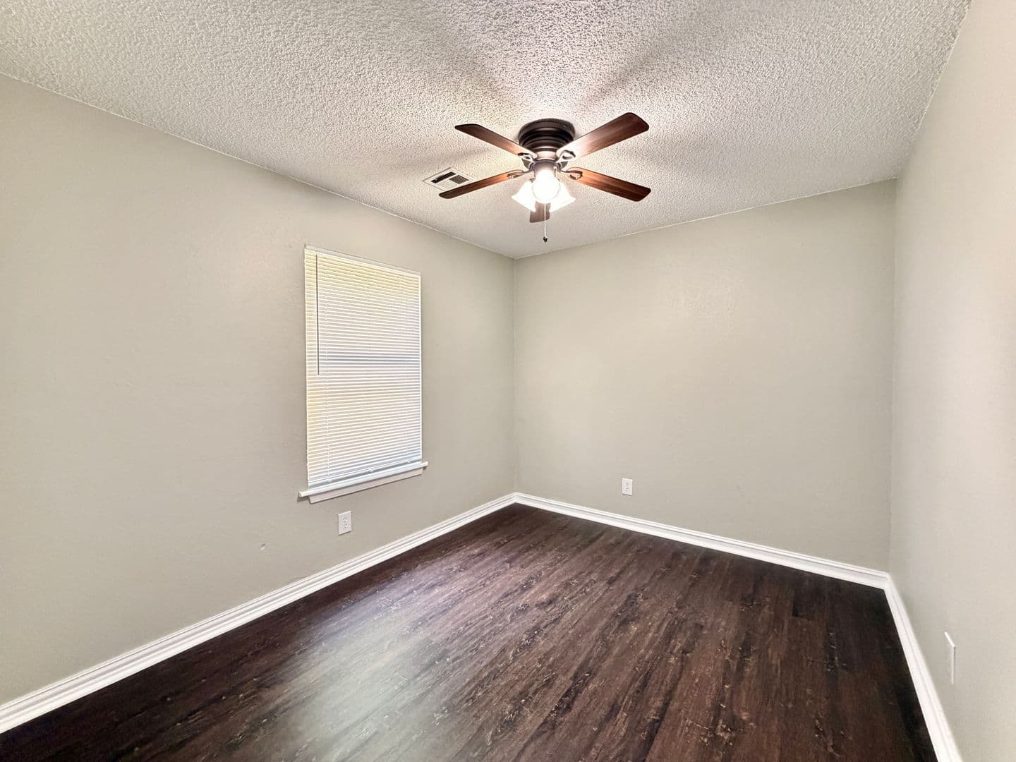 Glenpool House: 14018 S. Hickory Pl.