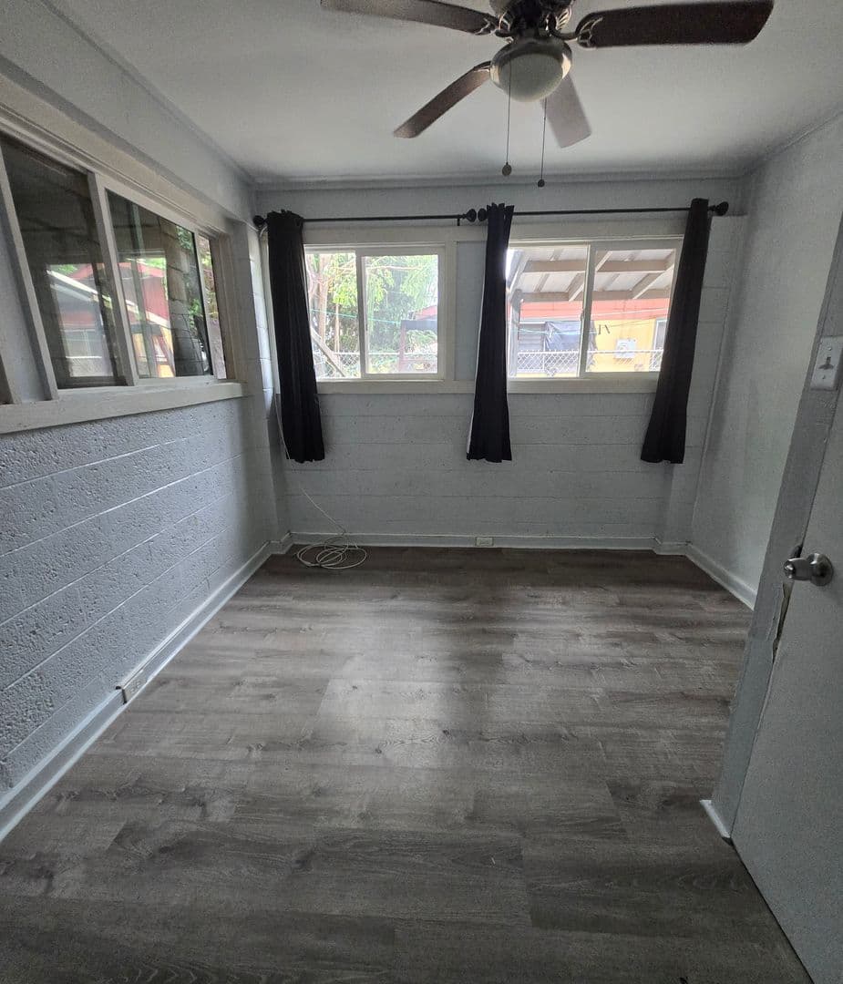 Kahului Apartment: 360 Lono Ave