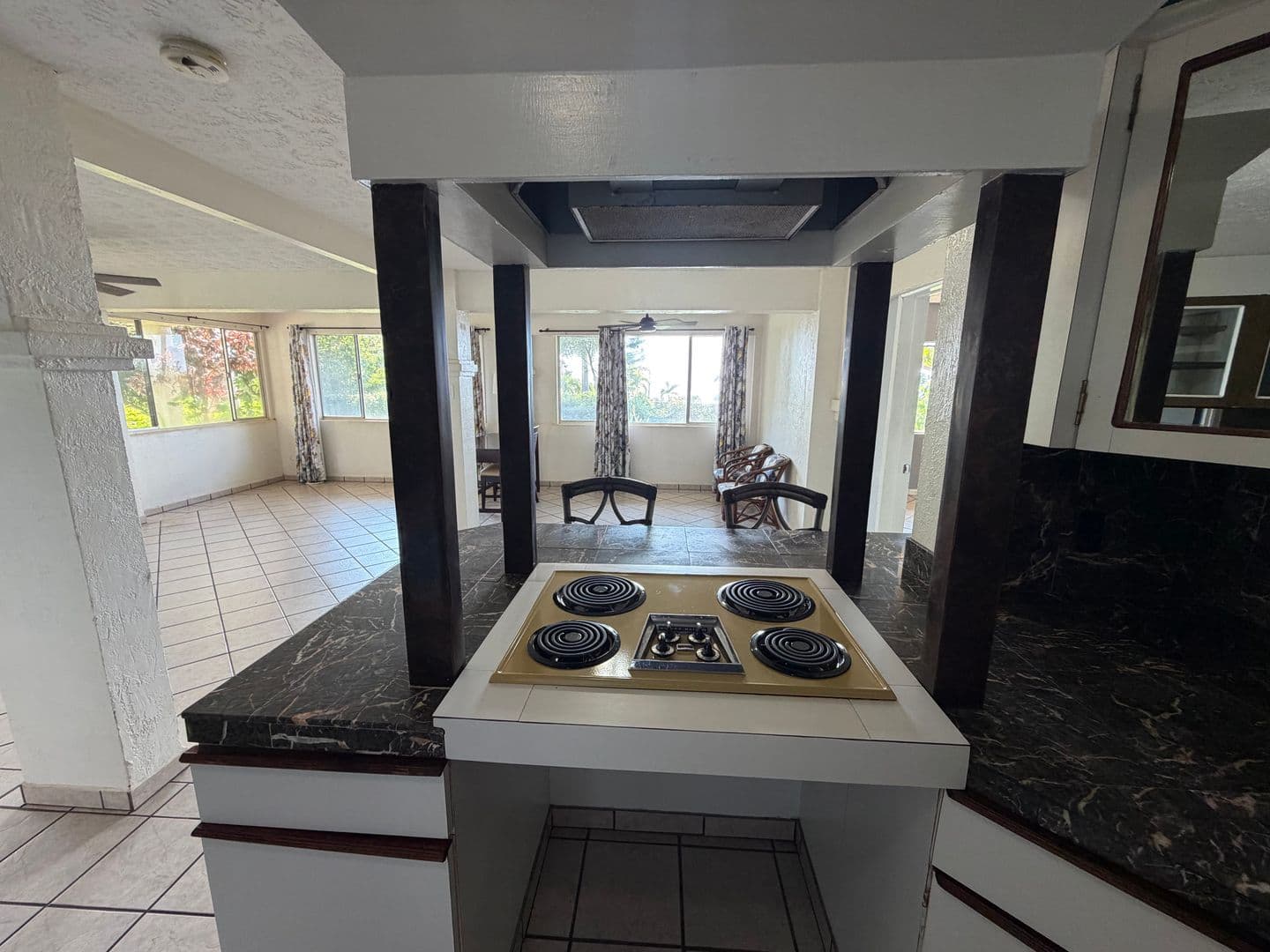 Kihei House: 701 Kupulau Dr