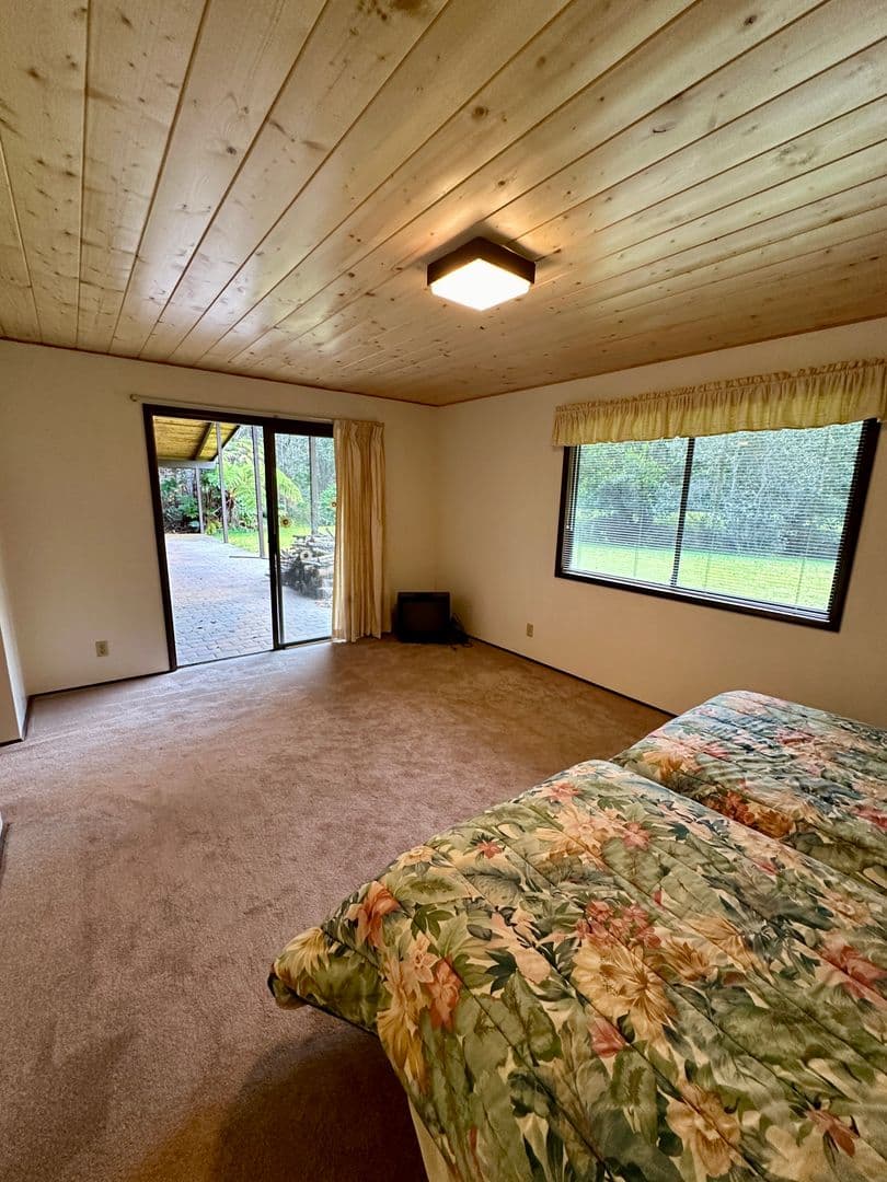 Volcano House: 99-7733 Uluhe Pl