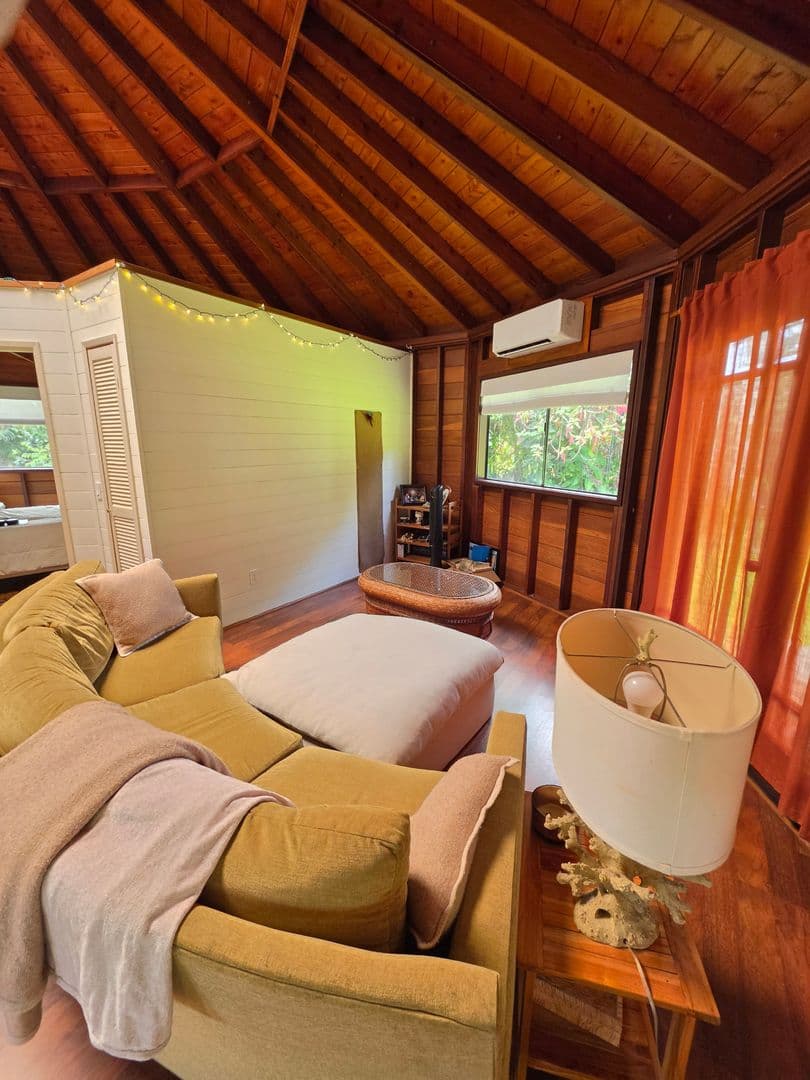 Keaau House: 15-2011 26th Ave.