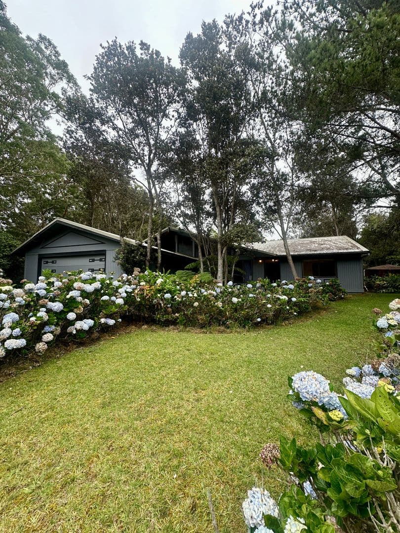 Volcano House: 99-7733 Uluhe Pl