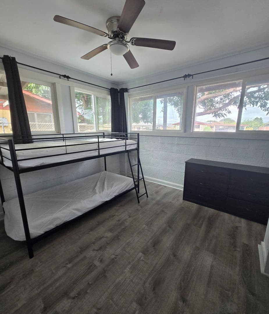 Kahului Apartment: 360 Lono Ave
